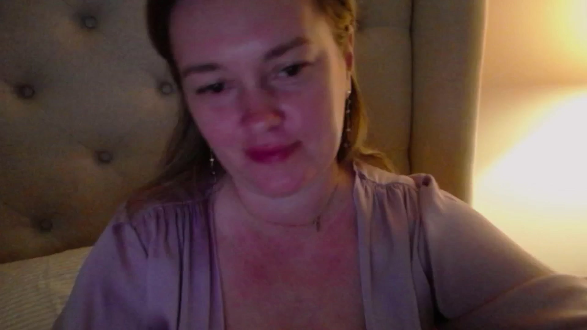Gallery image thumbnail from J0llye's myfreecams stream on, 05/16/2025, 19:15 image 17 of 20