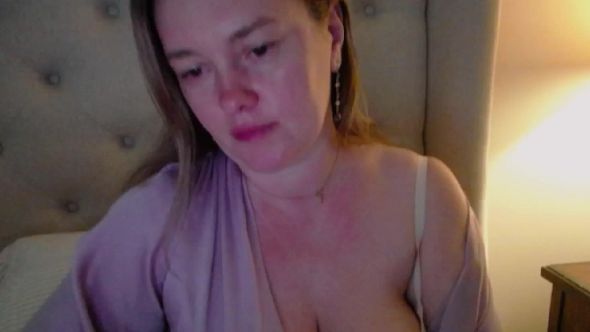 Gallery image thumbnail from J0llye's myfreecams stream on, 05/16/2025, 19:15 image 12 of 20