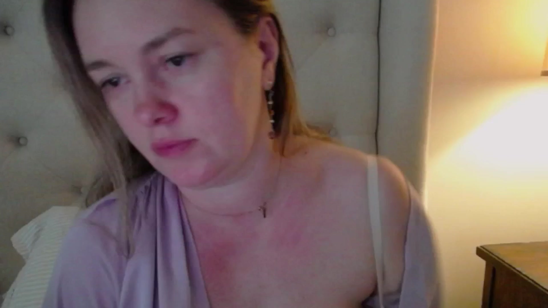 Gallery image thumbnail from J0llye's myfreecams stream on, 05/16/2025, 19:15 image 3 of 20