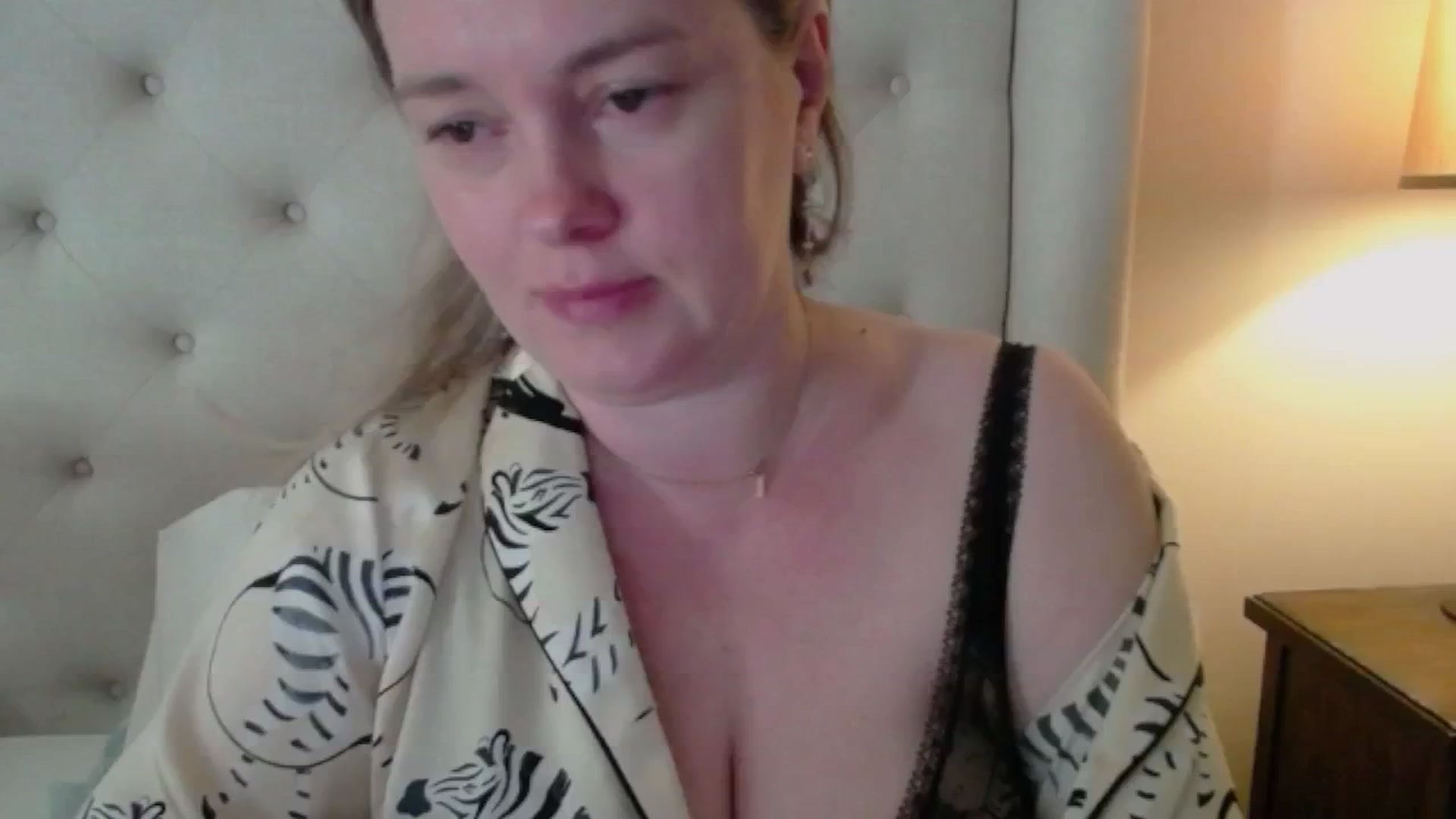 Gallery image thumbnail from J0llye's myfreecams stream on, 05/19/2025, 16:48 image 1 of 20