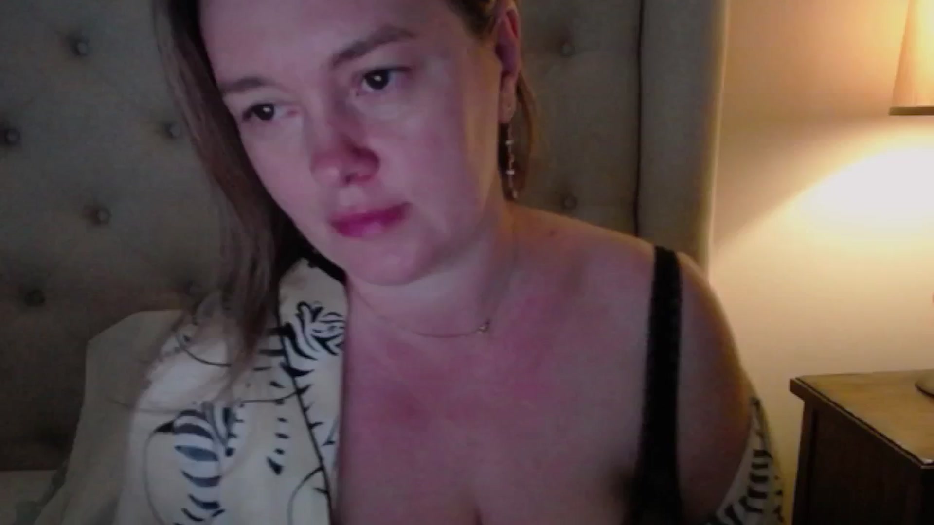 Gallery image thumbnail from J0llye's myfreecams stream on, 05/19/2025, 16:48 image 3 of 20