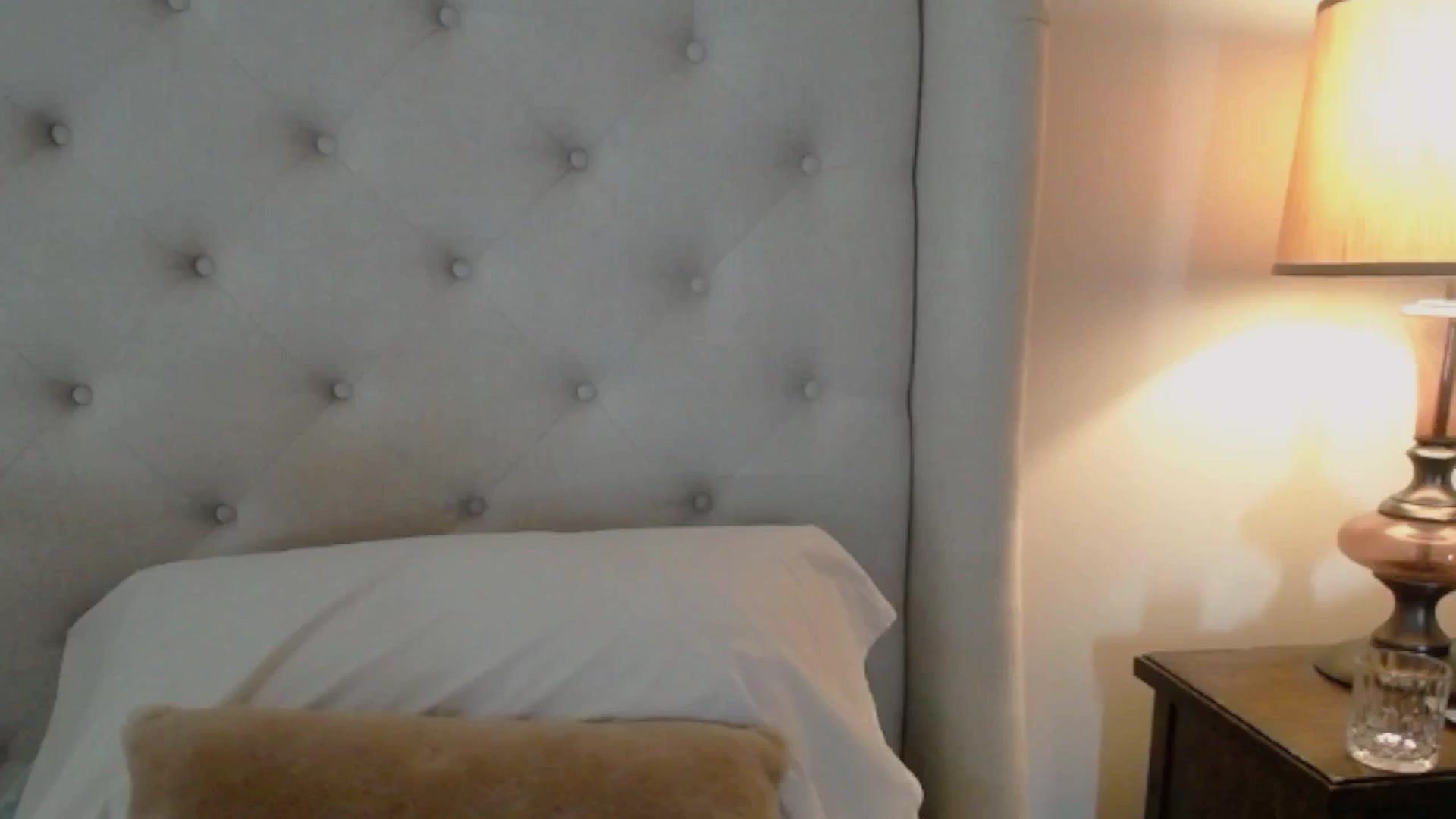 Gallery image thumbnail from J0llye's myfreecams stream on, 05/19/2025, 16:48 image 12 of 20