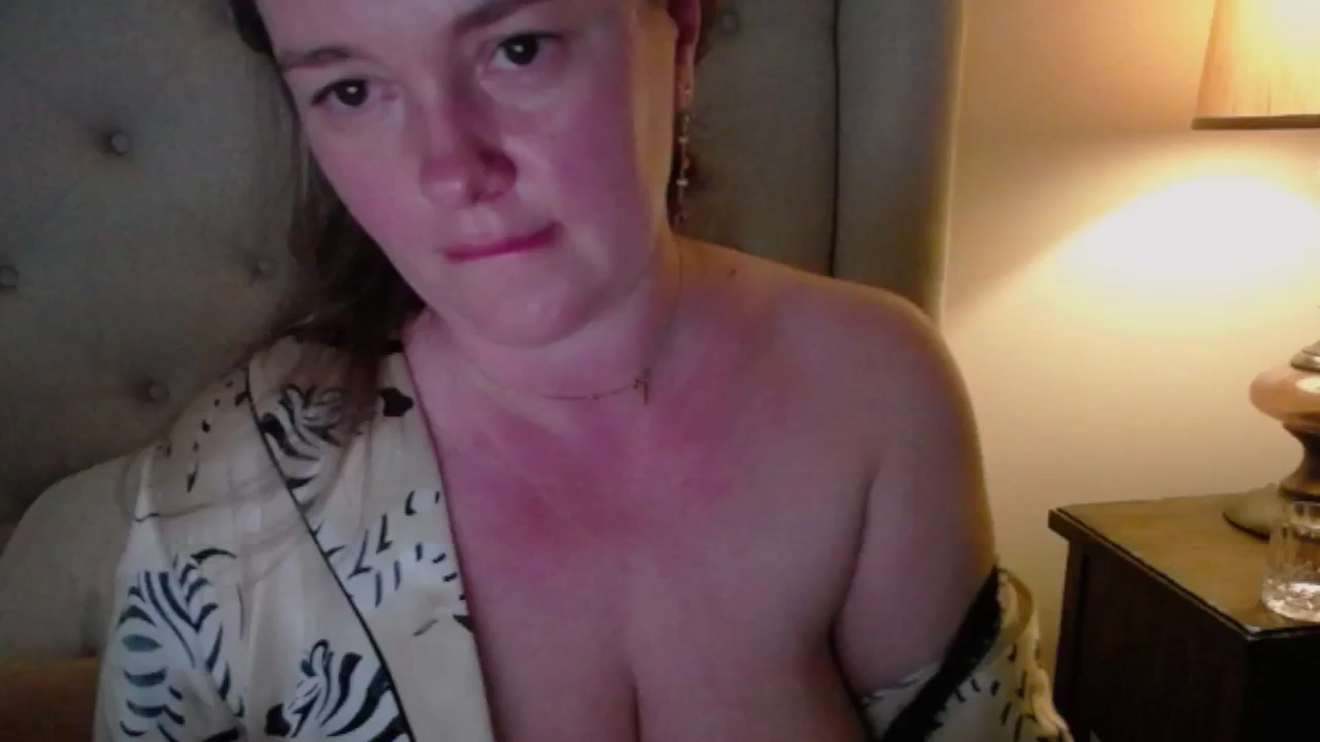 Gallery image thumbnail from J0llye's myfreecams stream on, 05/19/2025, 20:07 image 17 of 20