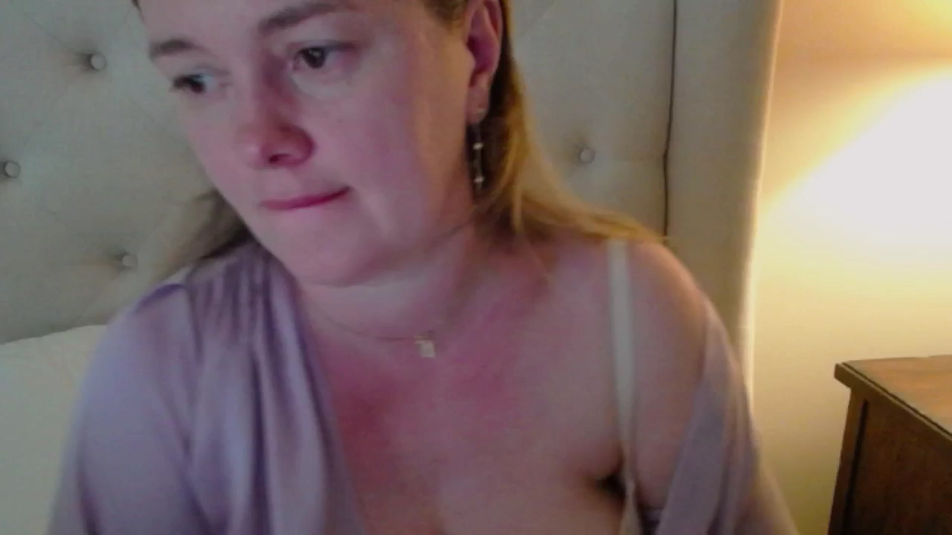 Gallery image thumbnail from J0llye's myfreecams stream on, 05/20/2025, 19:10 image 11 of 20