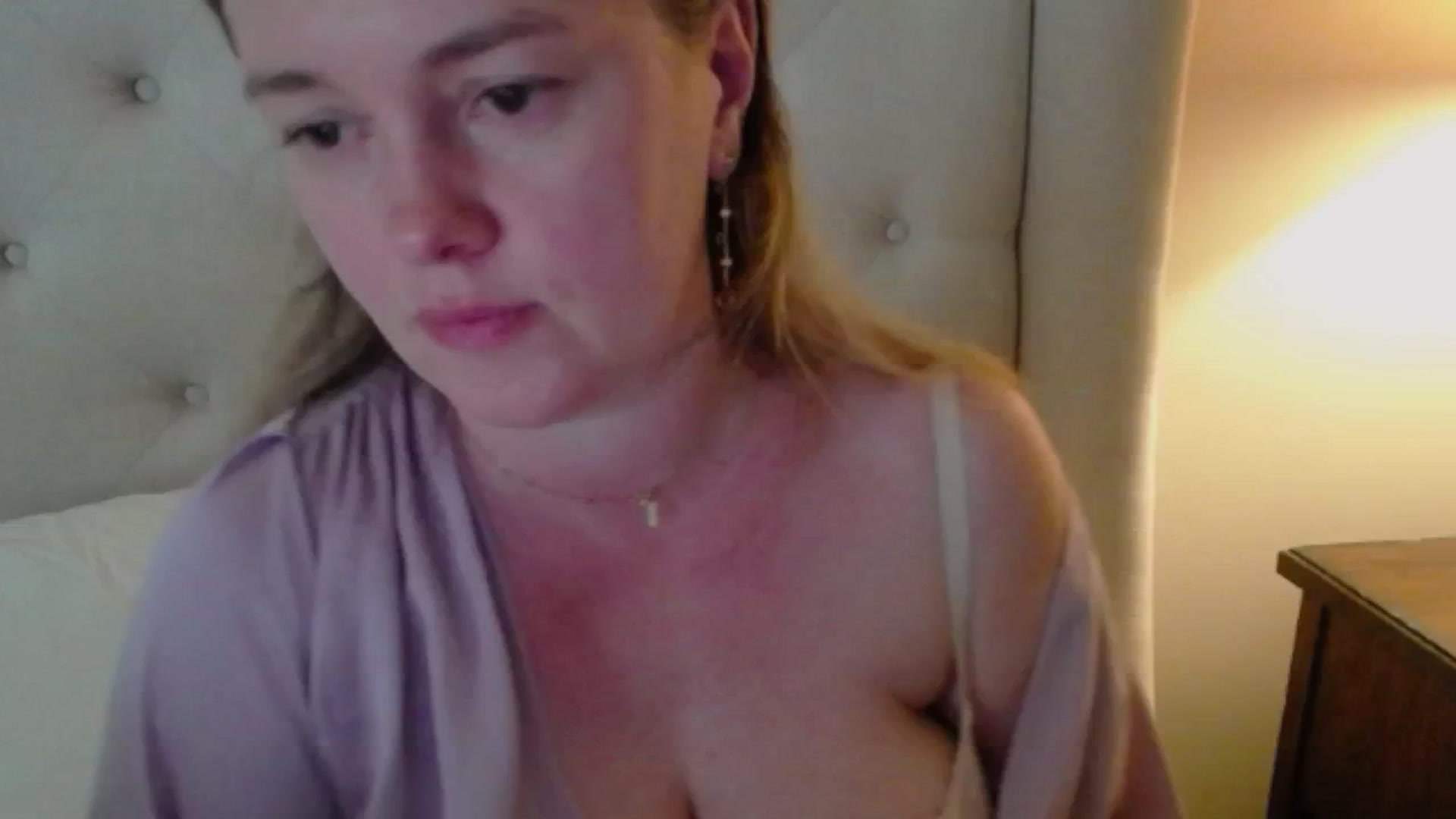 Gallery image thumbnail from J0llye's myfreecams stream on, 05/20/2025, 19:10 image 14 of 20