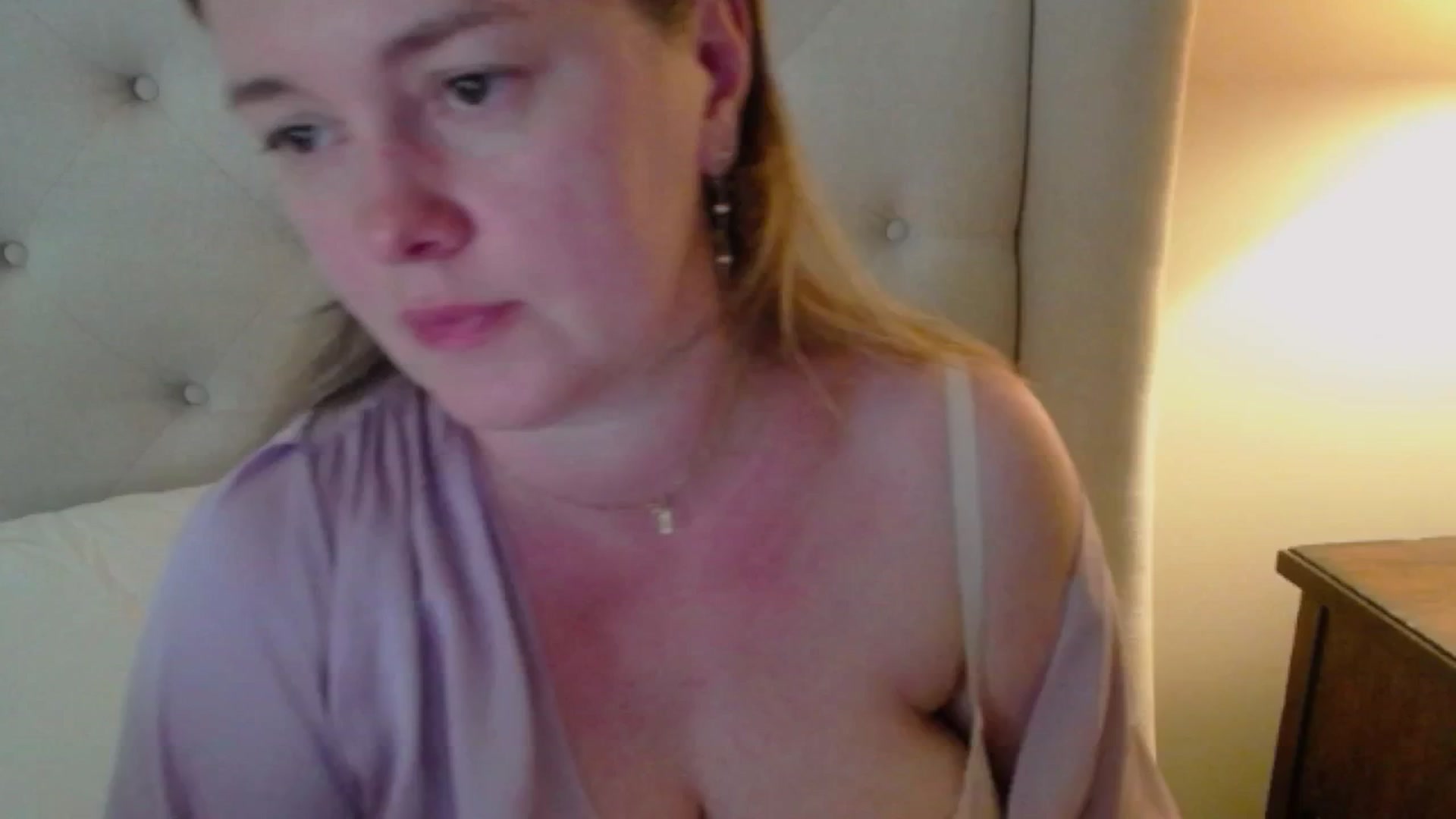 Gallery image thumbnail from J0llye's myfreecams stream on, 05/20/2025, 19:10 image 13 of 20