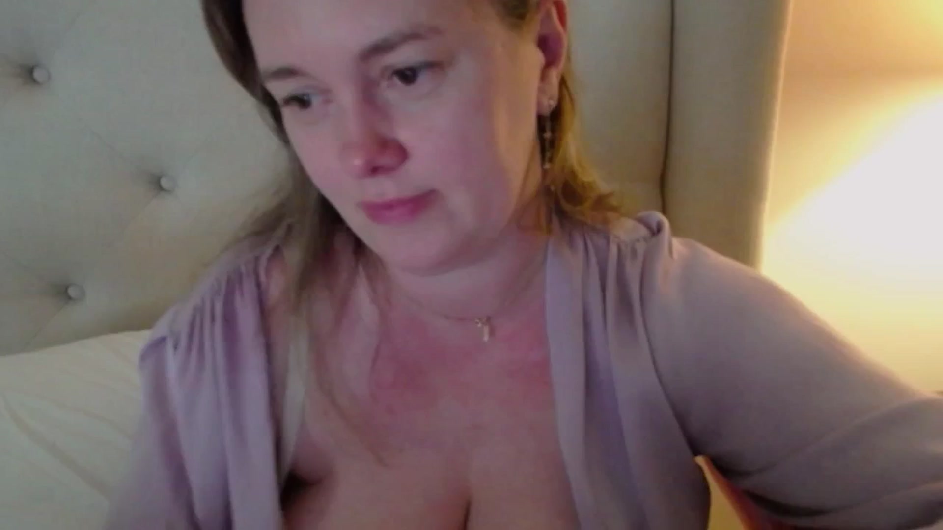 Gallery image thumbnail from J0llye's myfreecams stream on, 05/20/2025, 19:50 image 20 of 20
