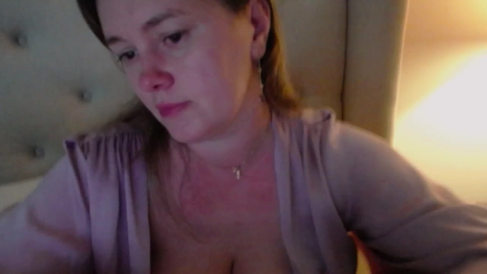 Gallery image thumbnail from J0llye's myfreecams stream on, 05/20/2025, 19:50 image 18 of 20