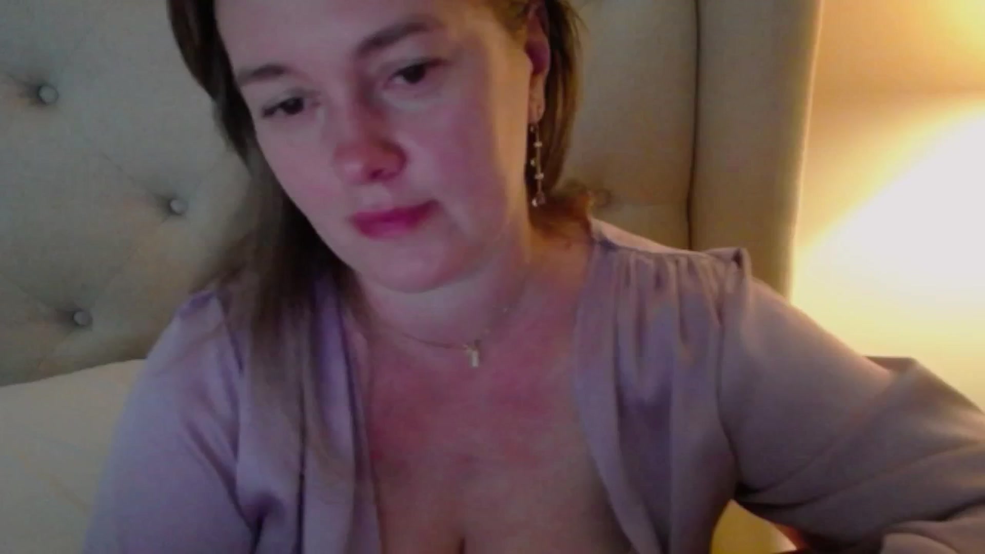 Gallery image thumbnail from J0llye's myfreecams stream on, 05/20/2025, 19:50 image 11 of 20