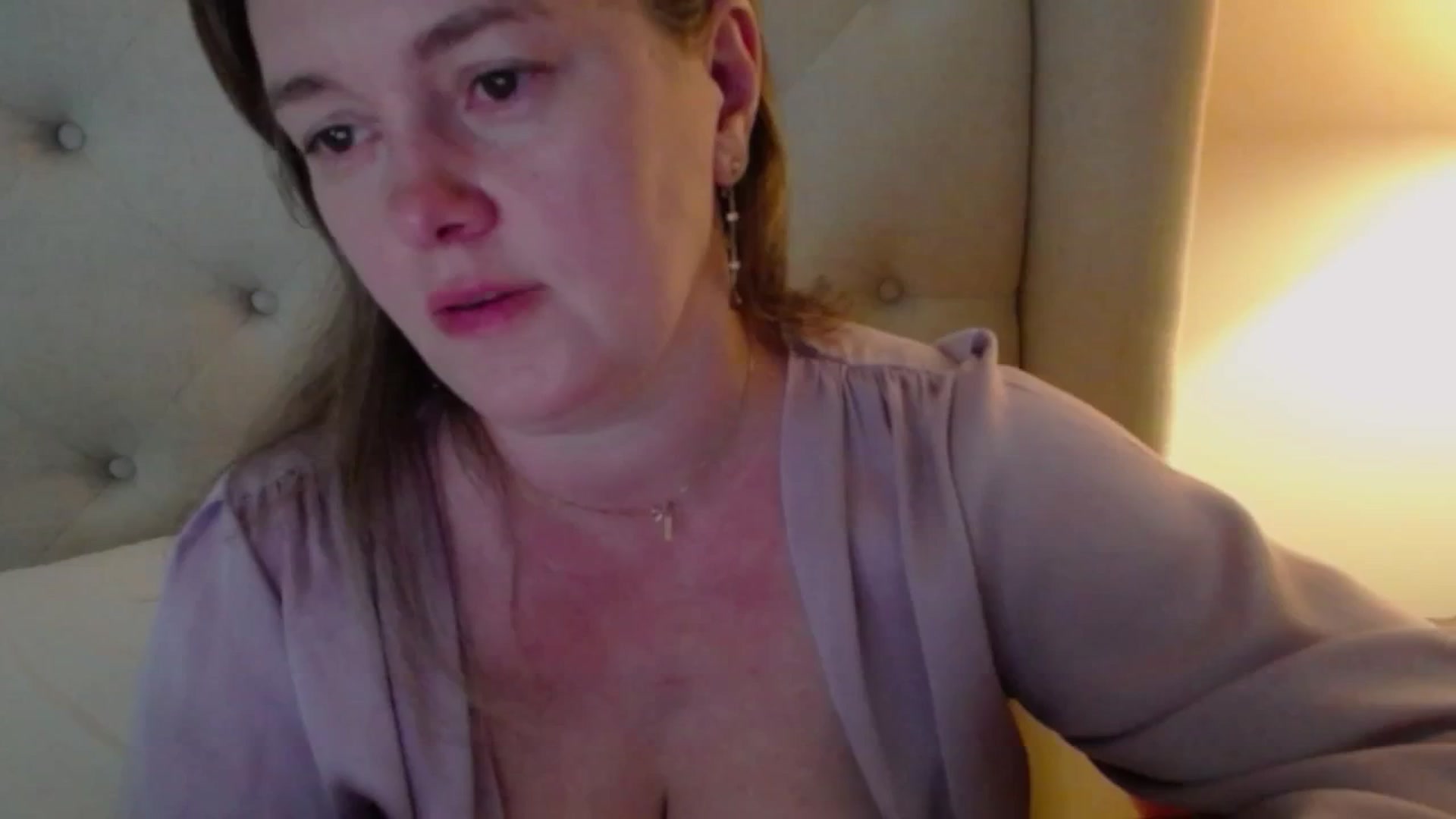 Gallery image thumbnail from J0llye's myfreecams stream on, 05/20/2025, 19:50 image 13 of 20