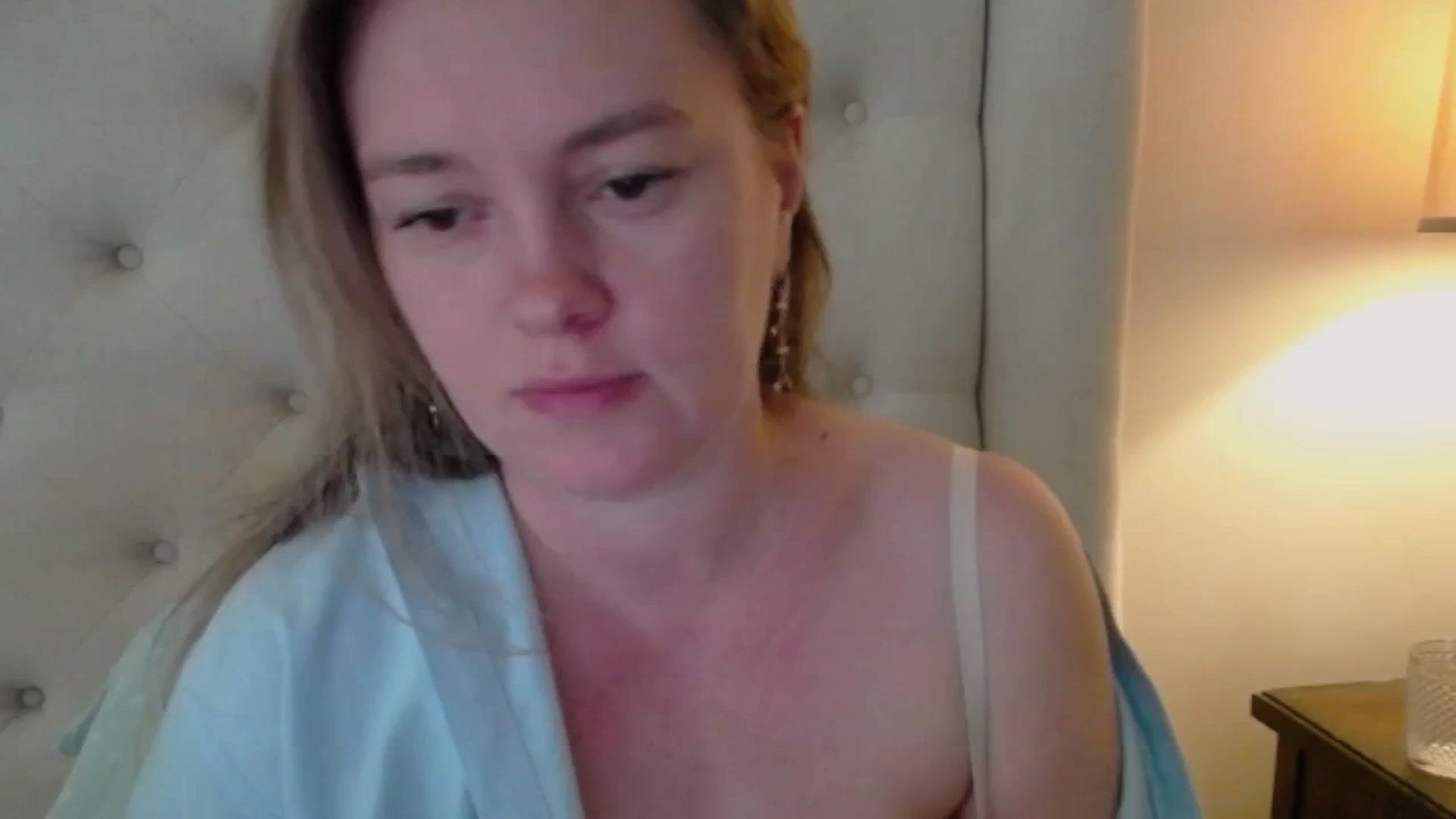 Gallery image thumbnail from J0llye's myfreecams stream on, 05/21/2025, 15:35 image 1 of 20