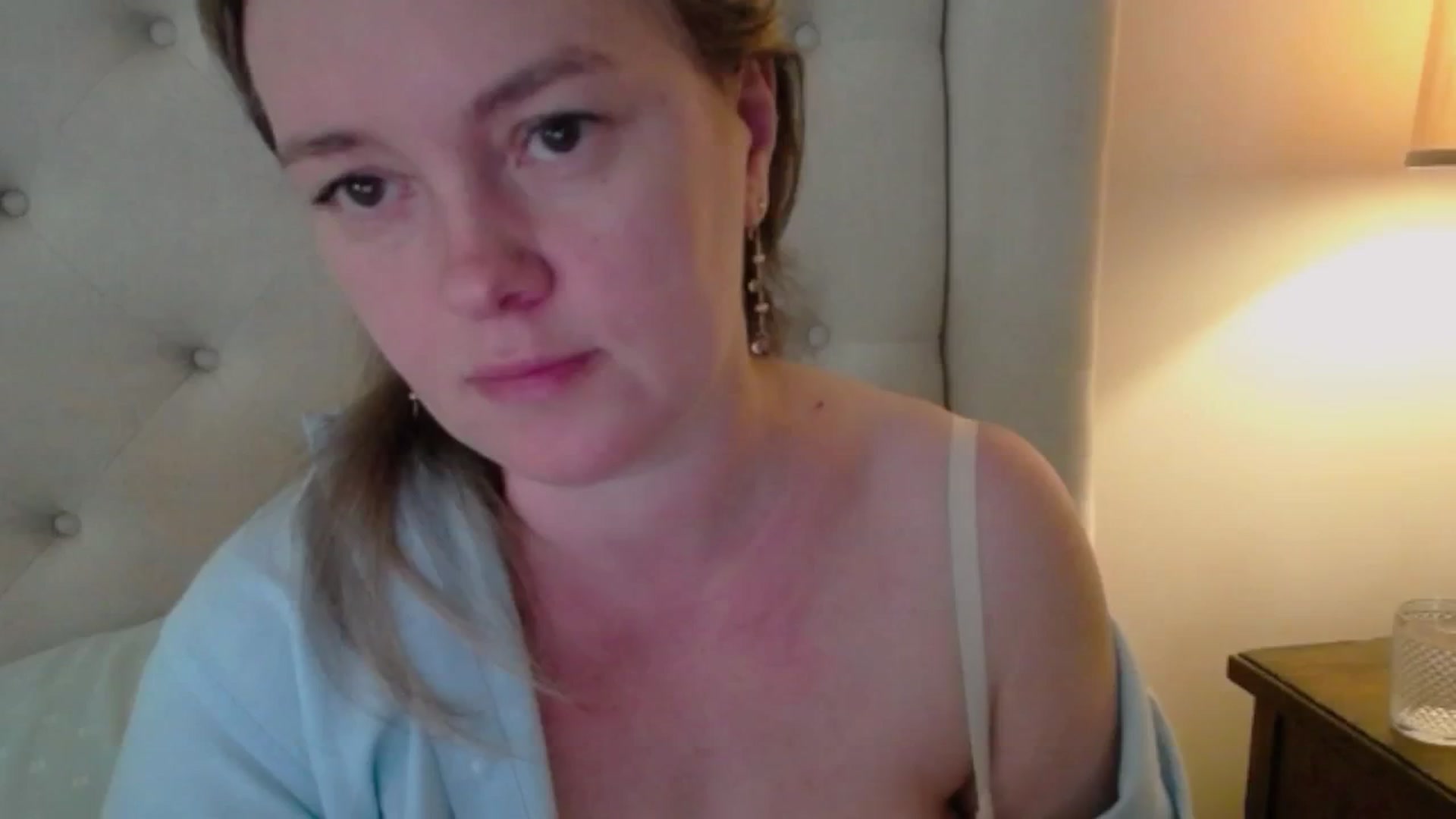 Gallery image thumbnail from J0llye's myfreecams stream on, 05/21/2025, 16:26 image 1 of 20