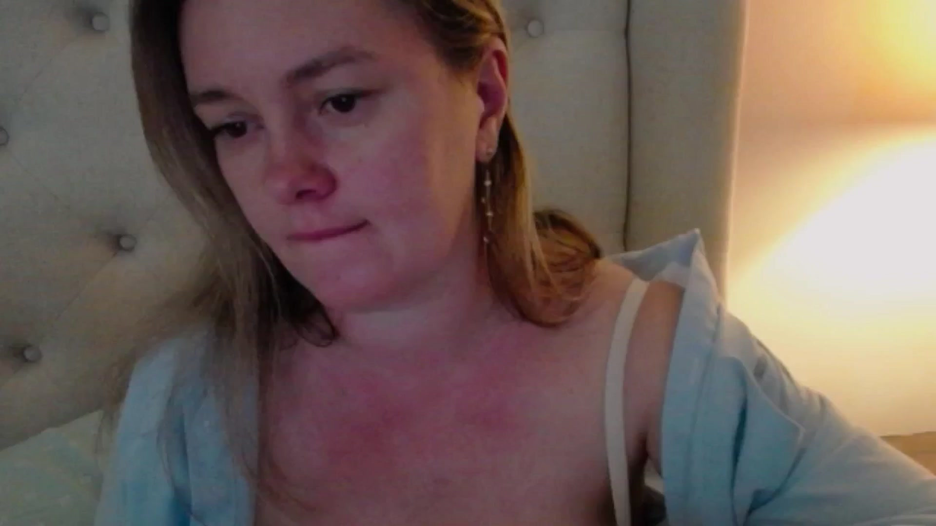 Gallery image thumbnail from J0llye's myfreecams stream on, 05/21/2025, 20:01 image 14 of 20