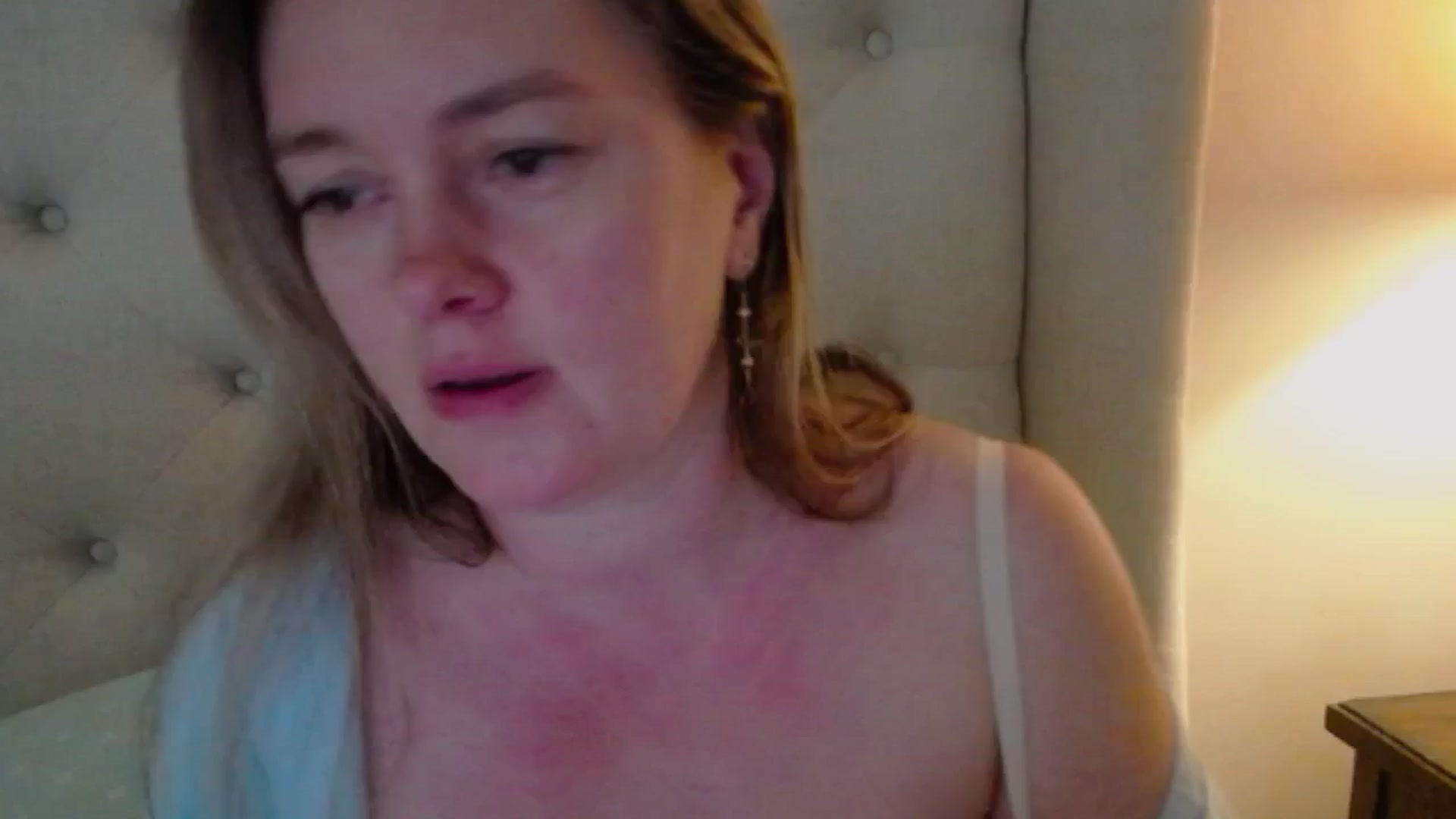Gallery image thumbnail from J0llye's myfreecams stream on, 05/21/2025, 20:01 image 7 of 20