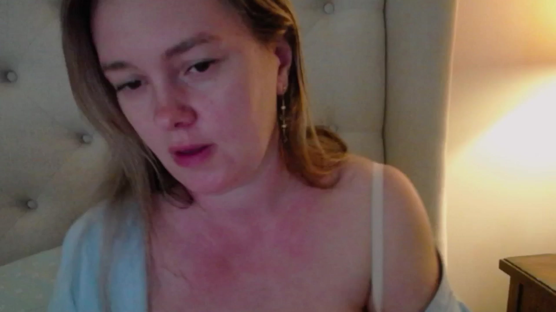 Gallery image thumbnail from J0llye's myfreecams stream on, 05/21/2025, 20:01 image 11 of 20
