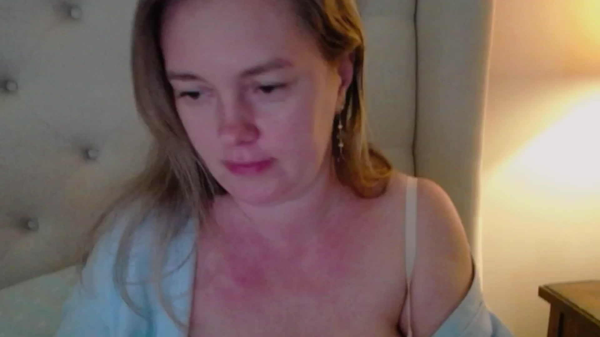 Gallery image thumbnail from J0llye's myfreecams stream on, 05/21/2025, 20:01 image 2 of 20