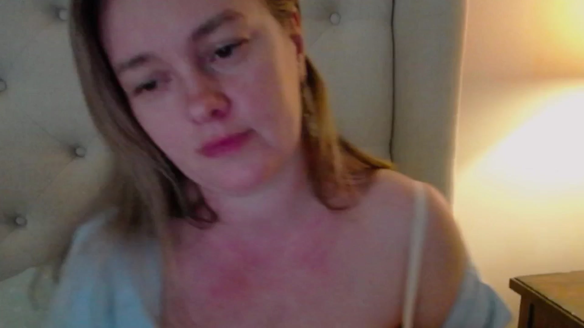 Gallery image thumbnail from J0llye's myfreecams stream on, 05/21/2025, 20:01 image 20 of 20