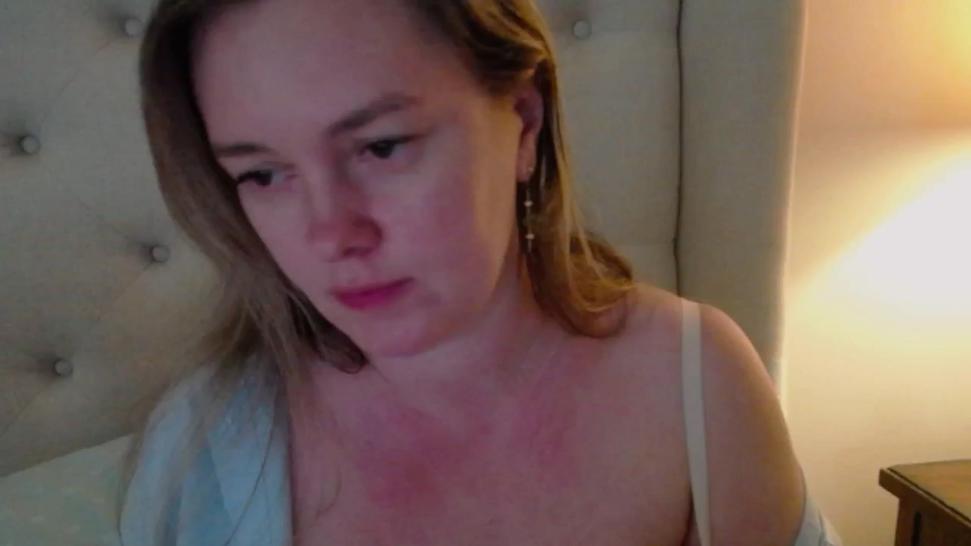 Gallery image thumbnail from J0llye's myfreecams stream on, 05/21/2025, 20:01 image 6 of 20