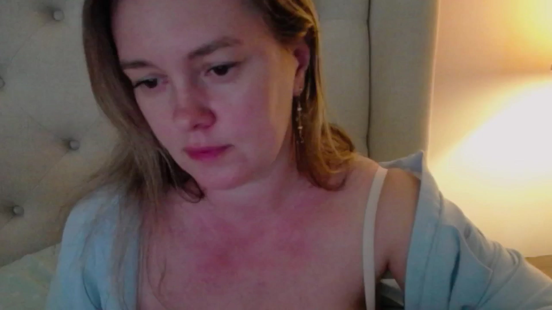 Gallery image thumbnail from J0llye's myfreecams stream on, 05/21/2025, 20:01 image 12 of 20