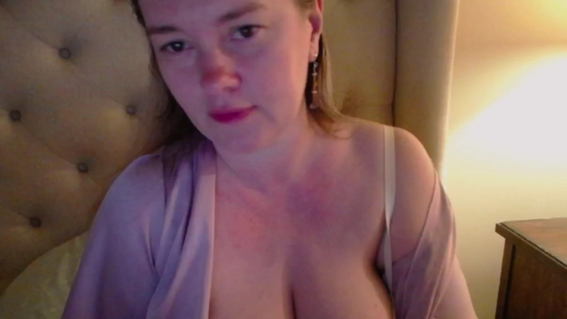 Gallery image thumbnail from J0llye's myfreecams stream on, 05/26/2025, 04:16 image 13 of 20