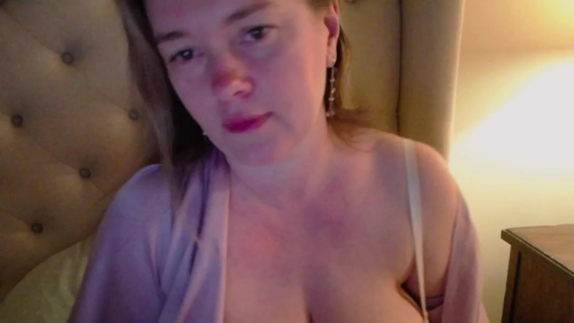 Gallery image thumbnail from J0llye's myfreecams stream on, 05/26/2025, 04:16 image 7 of 20