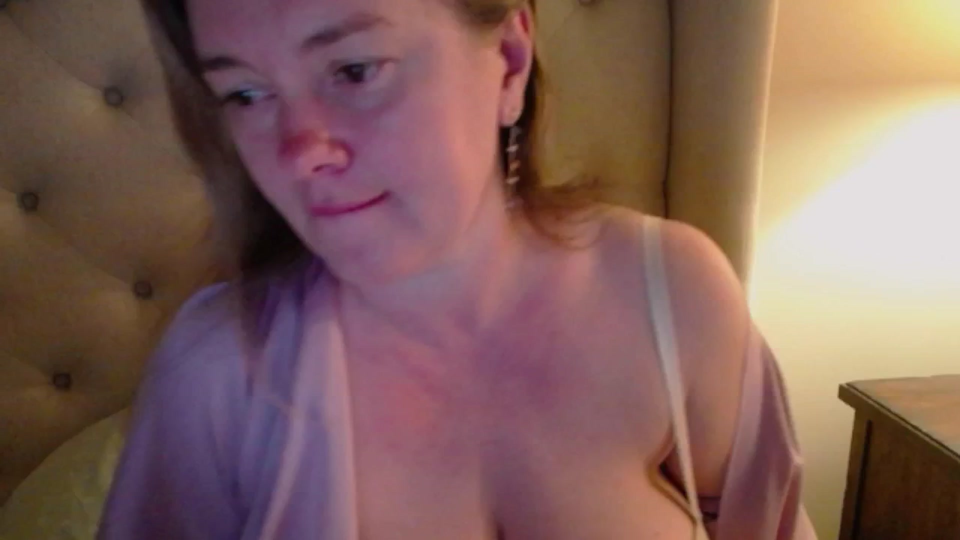 Gallery image thumbnail from J0llye's myfreecams stream on, 05/26/2025, 04:16 image 3 of 20