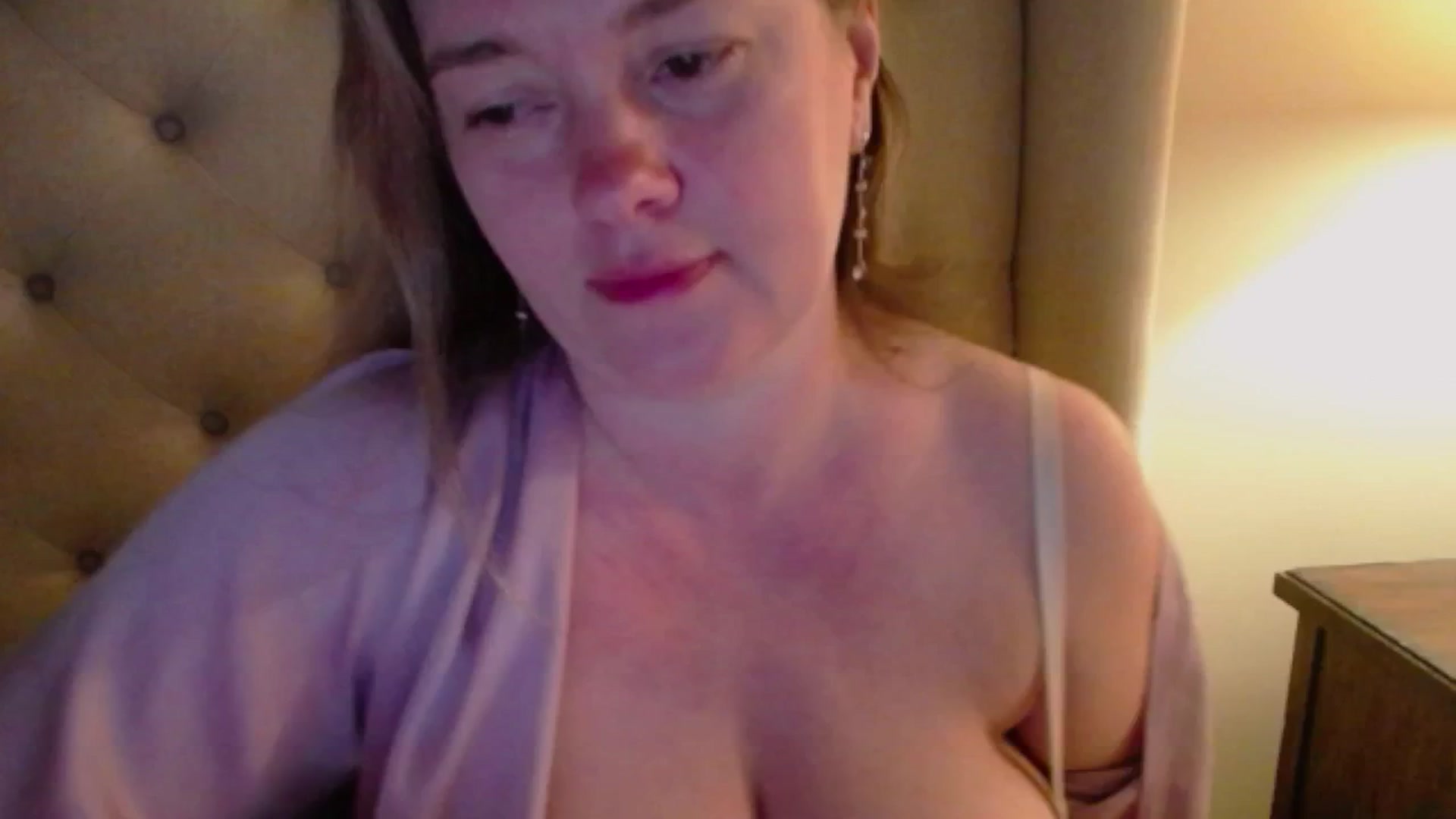 Gallery image thumbnail from J0llye's myfreecams stream on, 05/26/2025, 04:16 image 9 of 20