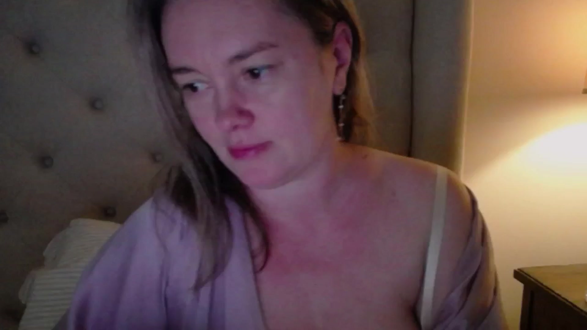 Gallery image thumbnail from J0llye's myfreecams stream on, 05/28/2025, 16:09 image 2 of 20
