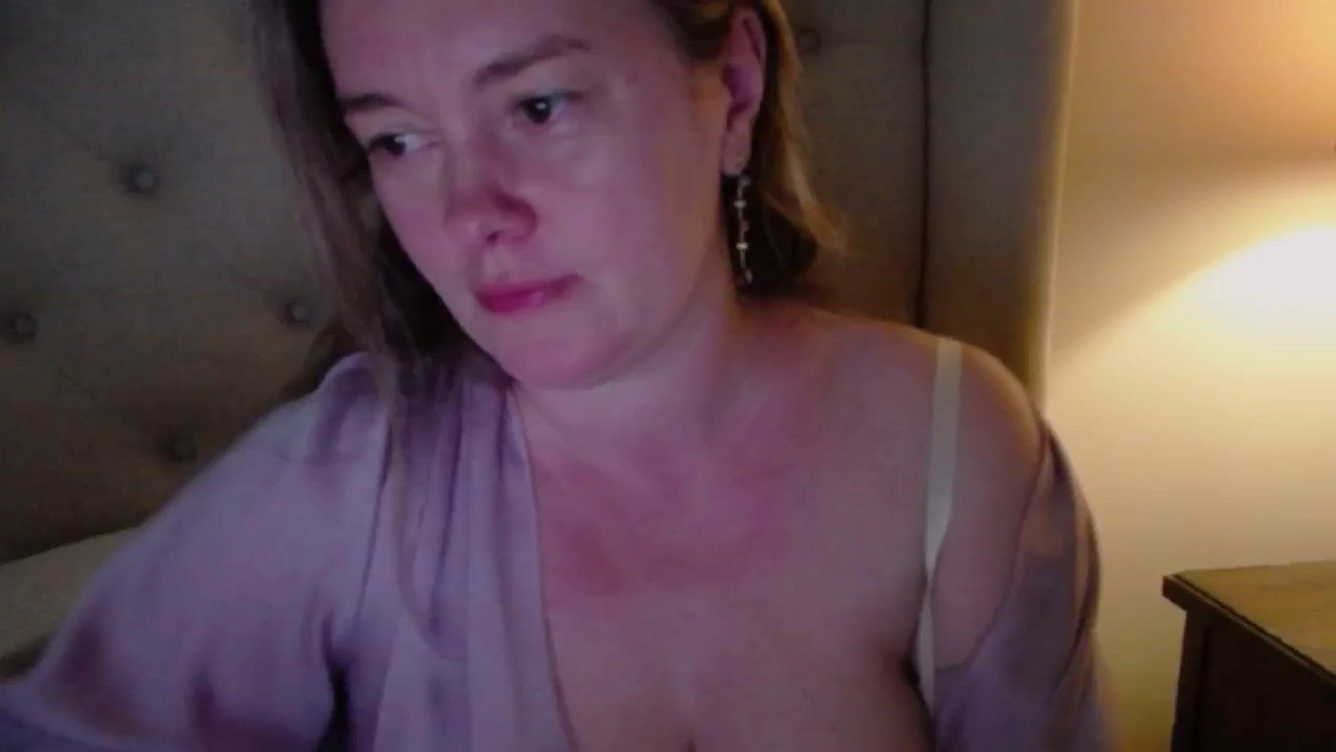Gallery image thumbnail from J0llye's myfreecams stream on, 05/28/2025, 16:51 image 12 of 20