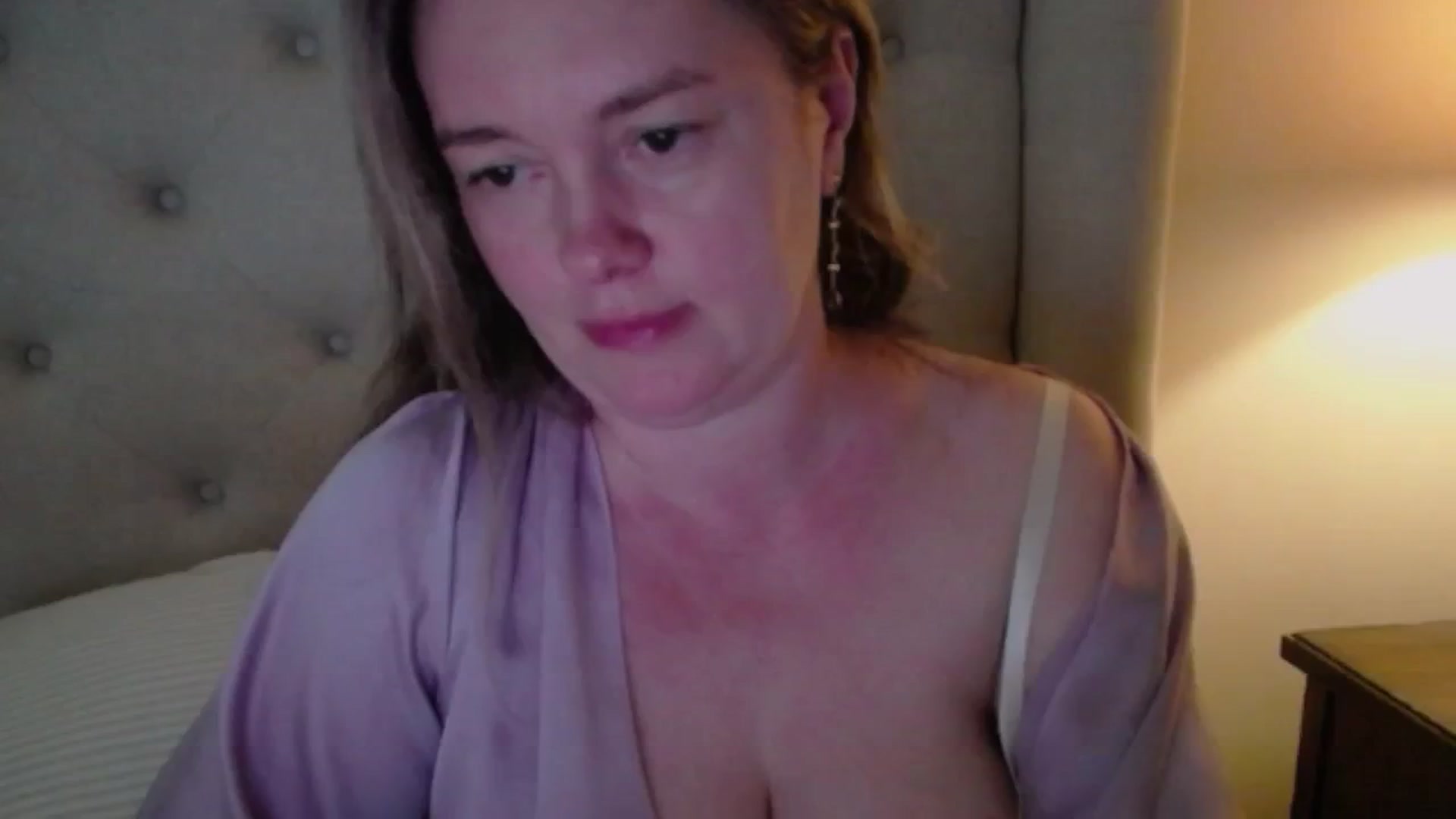 Gallery image thumbnail from J0llye's myfreecams stream on, 05/28/2025, 16:51 image 17 of 20