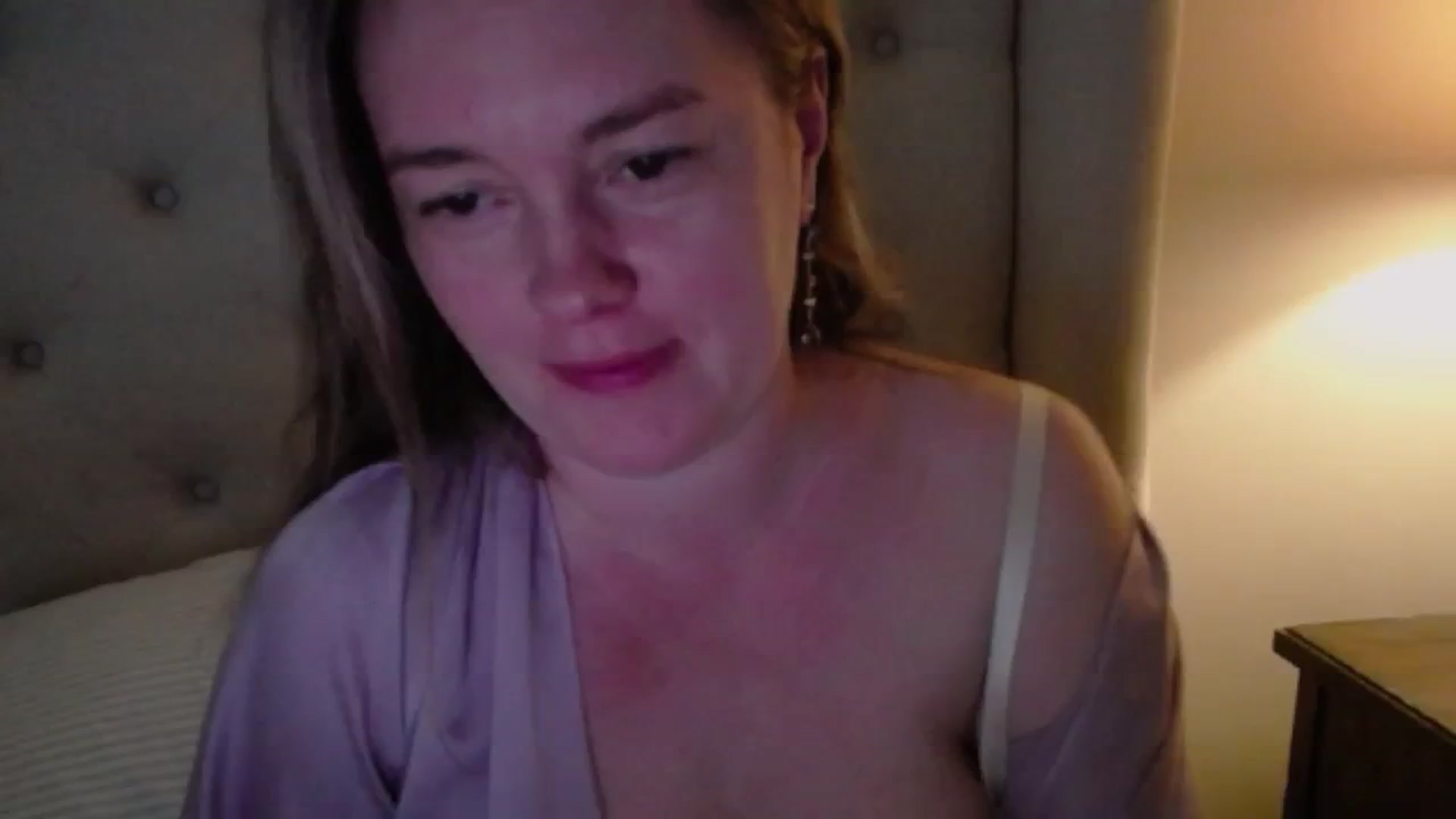 Gallery image thumbnail from J0llye's myfreecams stream on, 05/28/2025, 16:51 image 14 of 20