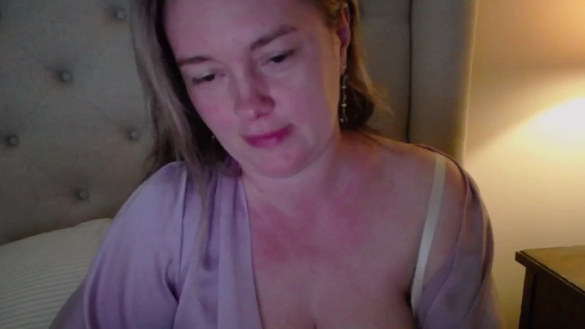 Gallery image thumbnail from J0llye's myfreecams stream on, 05/28/2025, 16:51 image 18 of 20