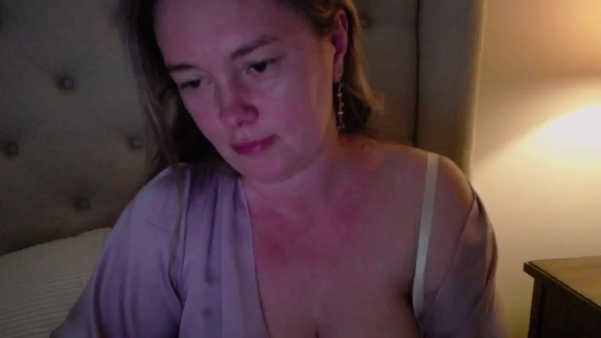 Gallery image thumbnail from J0llye's myfreecams stream on, 05/28/2025, 16:51 image 13 of 20