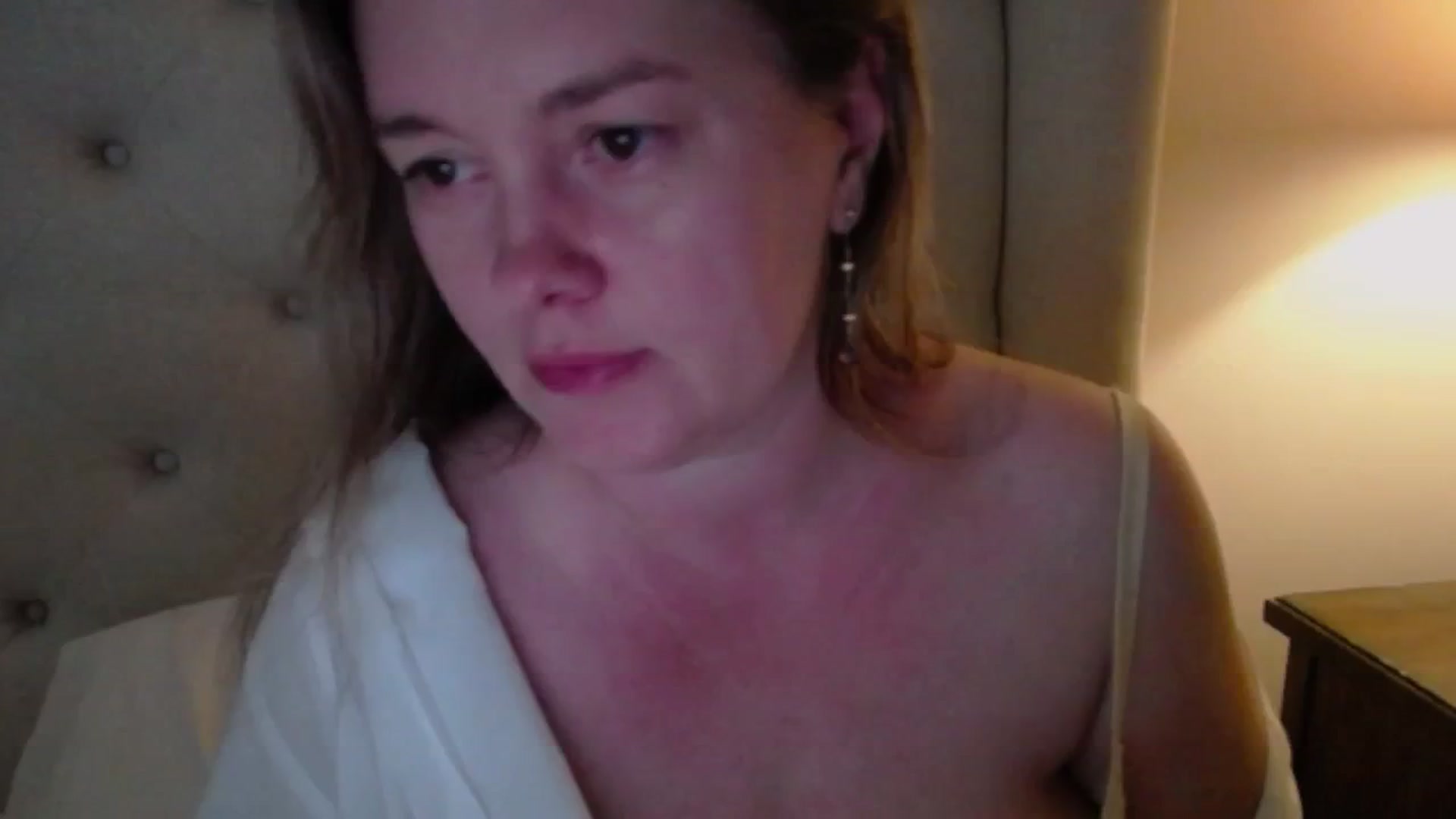Gallery image thumbnail from J0llye's myfreecams stream on, 05/29/2025, 21:24 image 15 of 20
