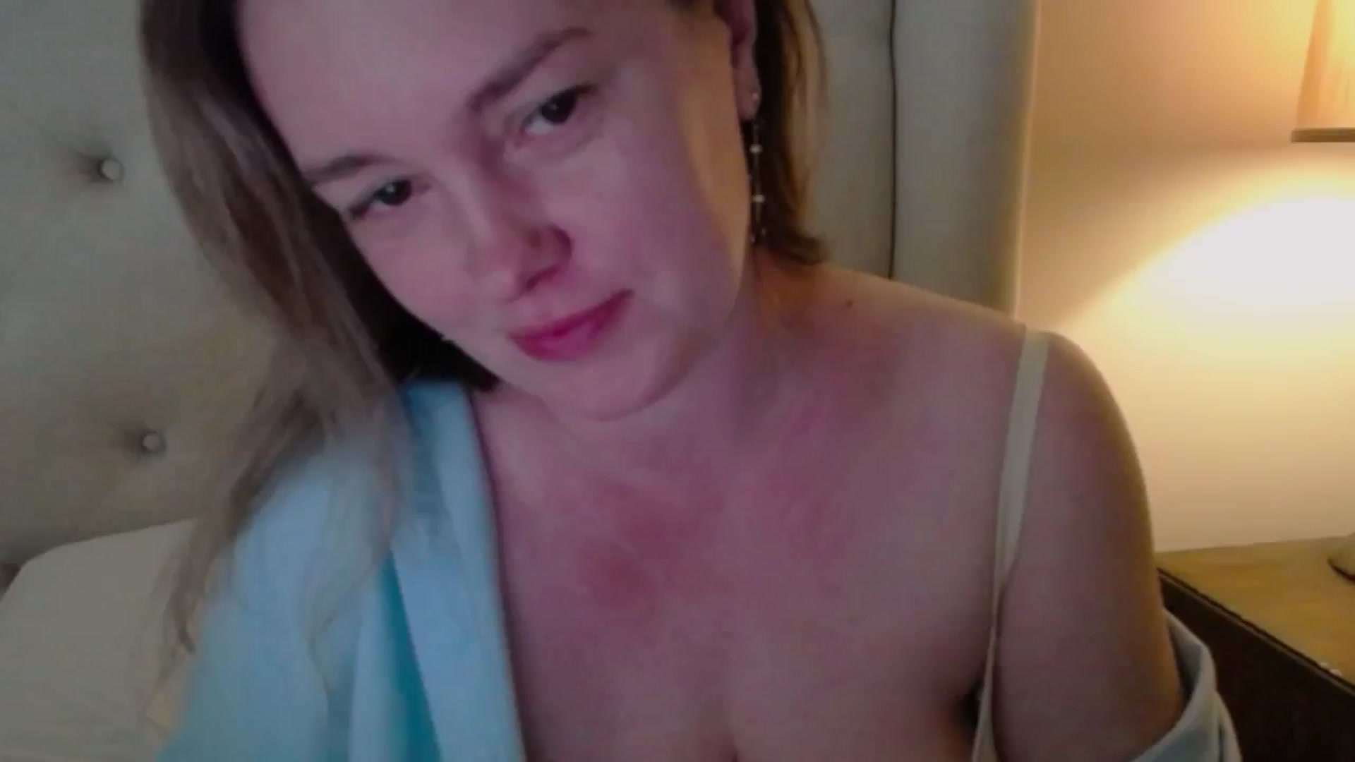 Gallery image thumbnail from J0llye's myfreecams stream on, 05/30/2025, 19:47 image 4 of 20