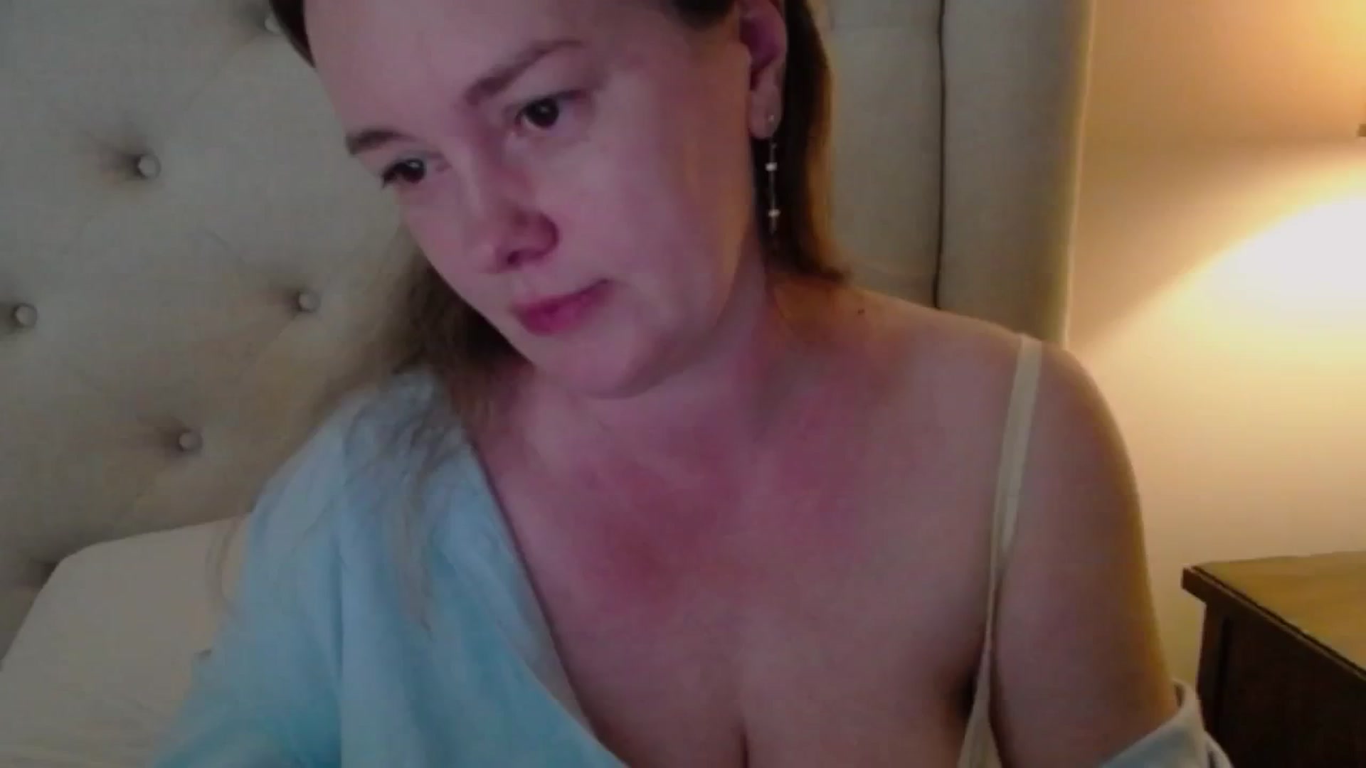 Gallery image thumbnail from J0llye's myfreecams stream on, 05/30/2025, 19:47 image 16 of 20