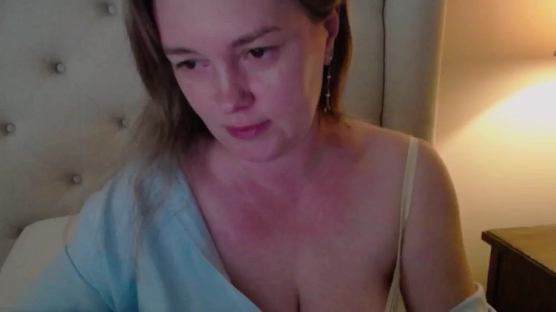 Gallery image thumbnail from J0llye's myfreecams stream on, 05/30/2025, 19:47 image 18 of 20