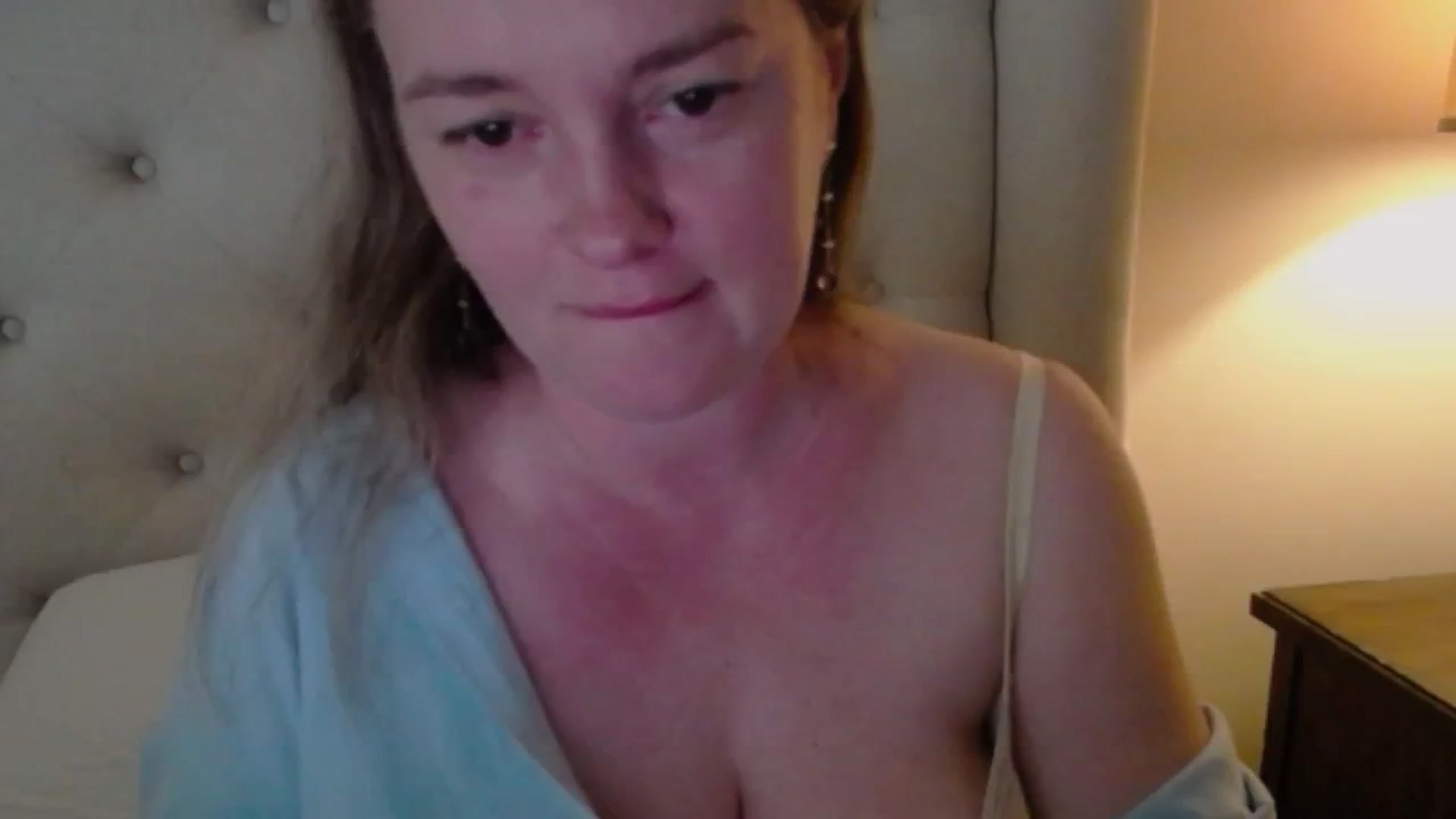 Gallery image thumbnail from J0llye's myfreecams stream on, 05/30/2025, 19:47 image 14 of 20