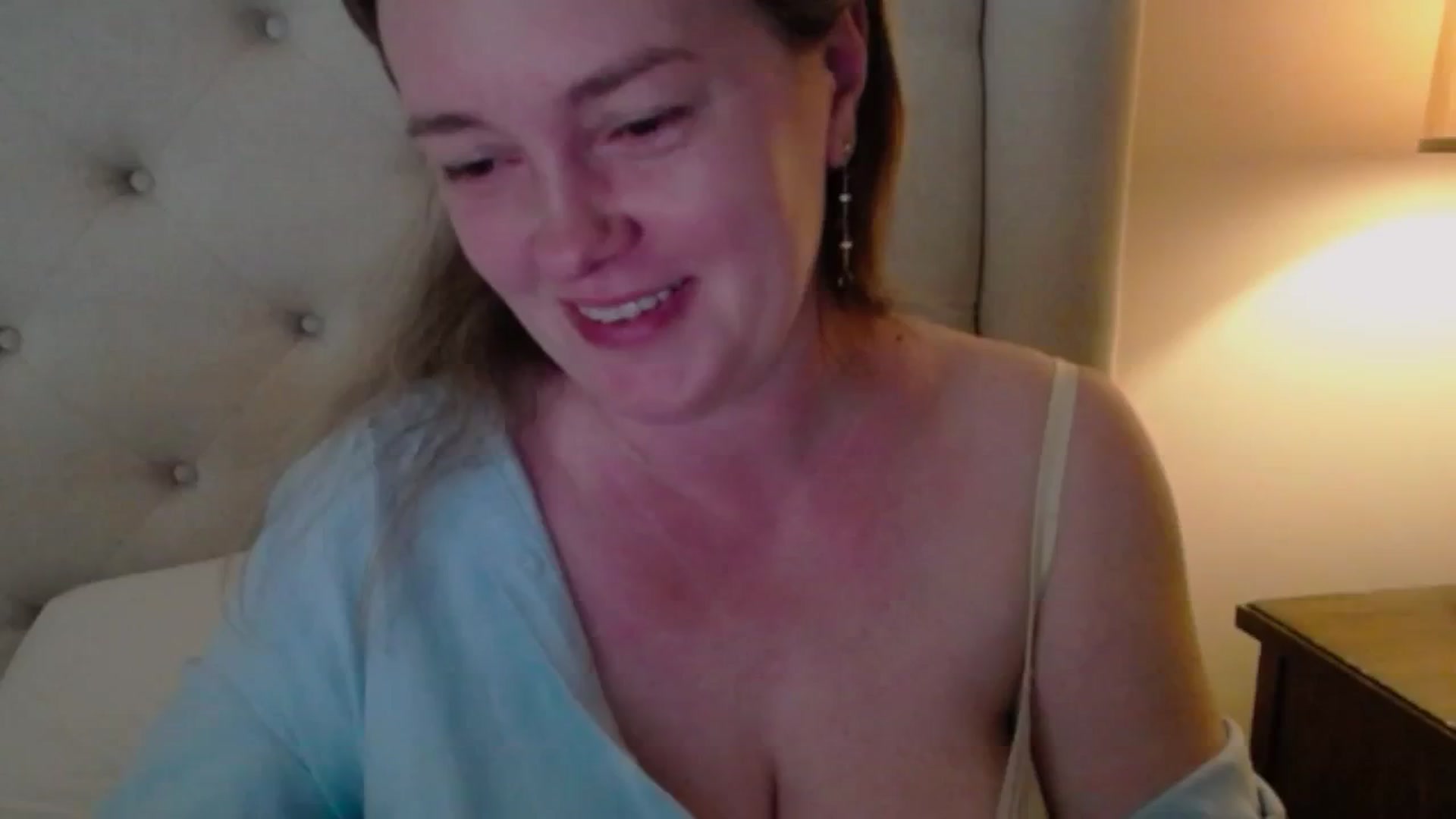 Gallery image thumbnail from J0llye's myfreecams stream on, 05/30/2025, 19:47 image 13 of 20