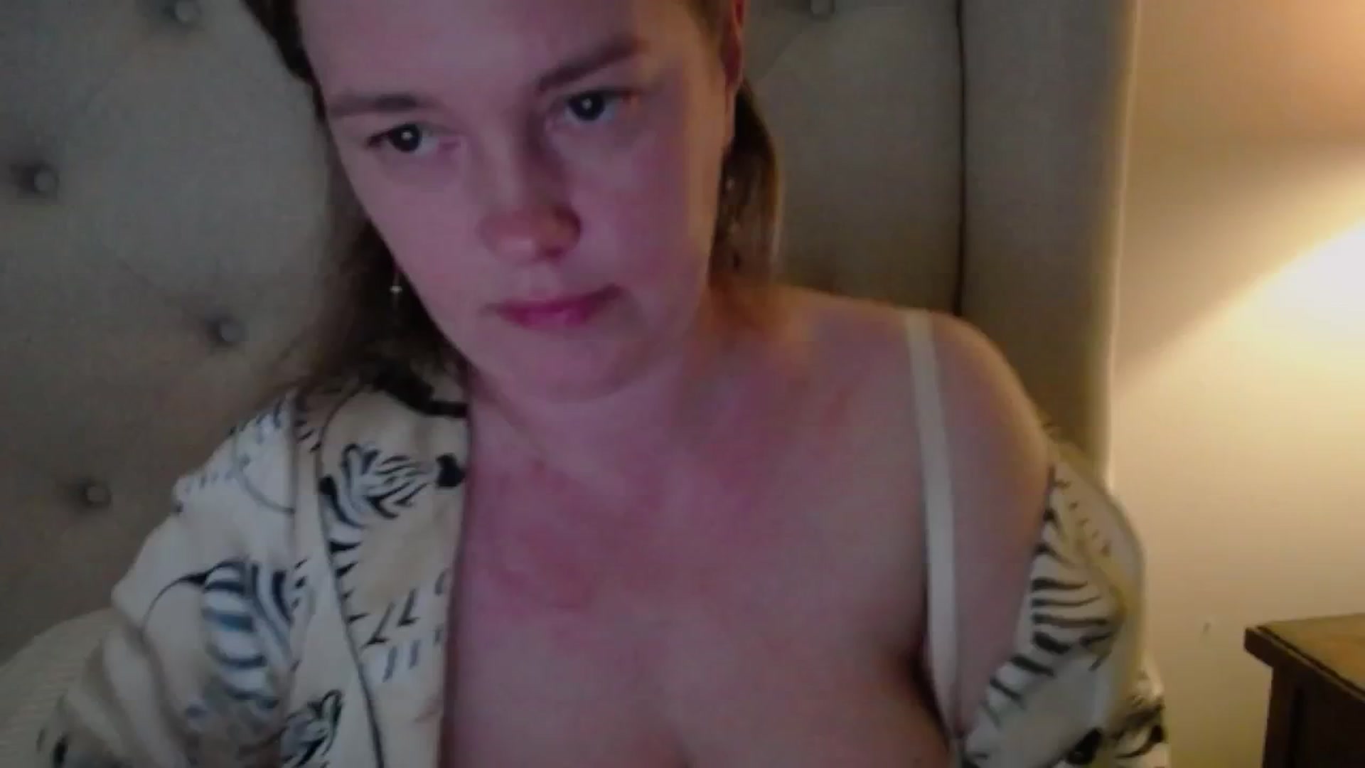 Gallery image thumbnail from J0llye's myfreecams stream on, 06/01/2025, 20:07 image 19 of 20