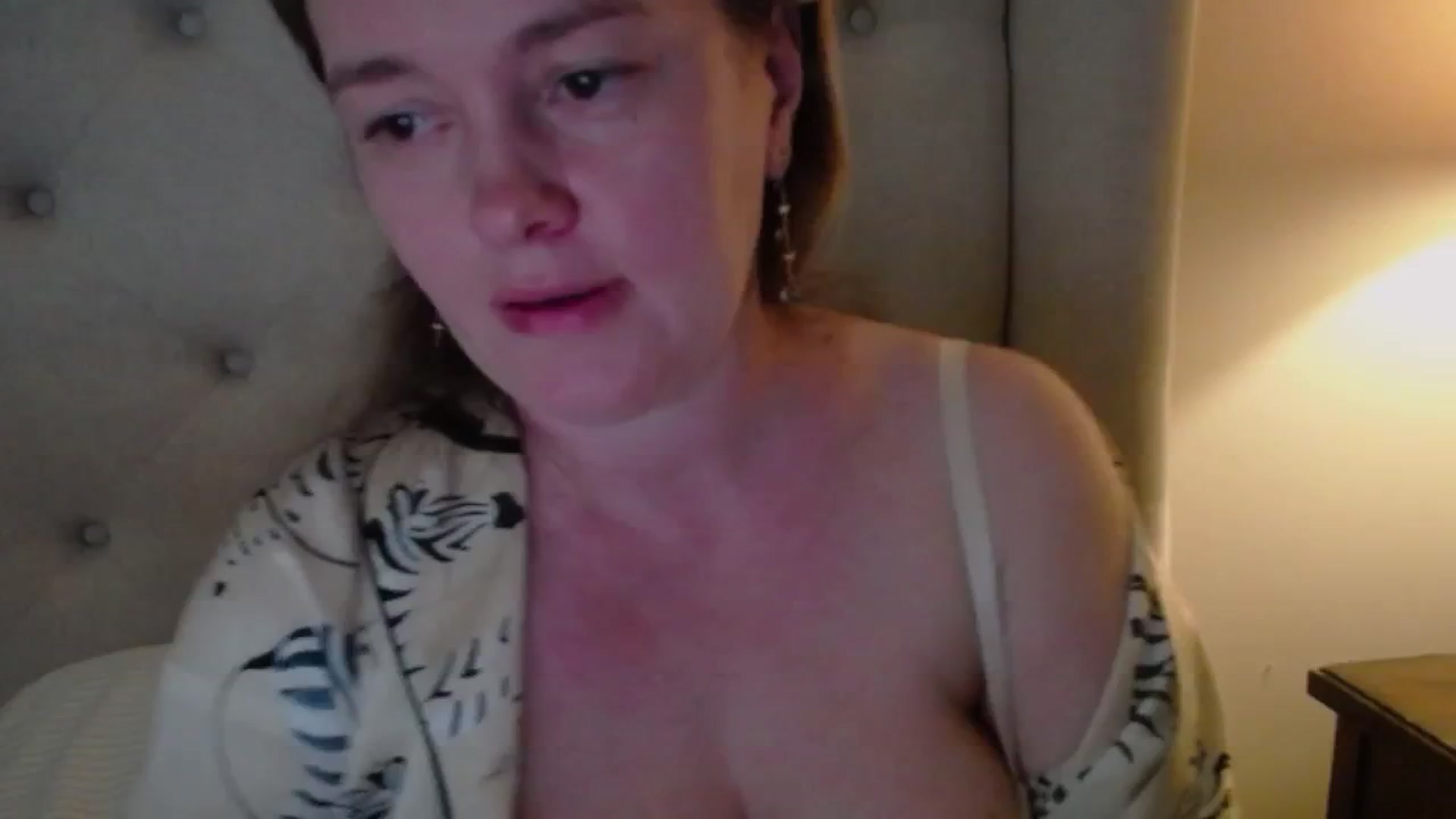 Gallery image thumbnail from J0llye's myfreecams stream on, 06/01/2025, 20:07 image 13 of 20