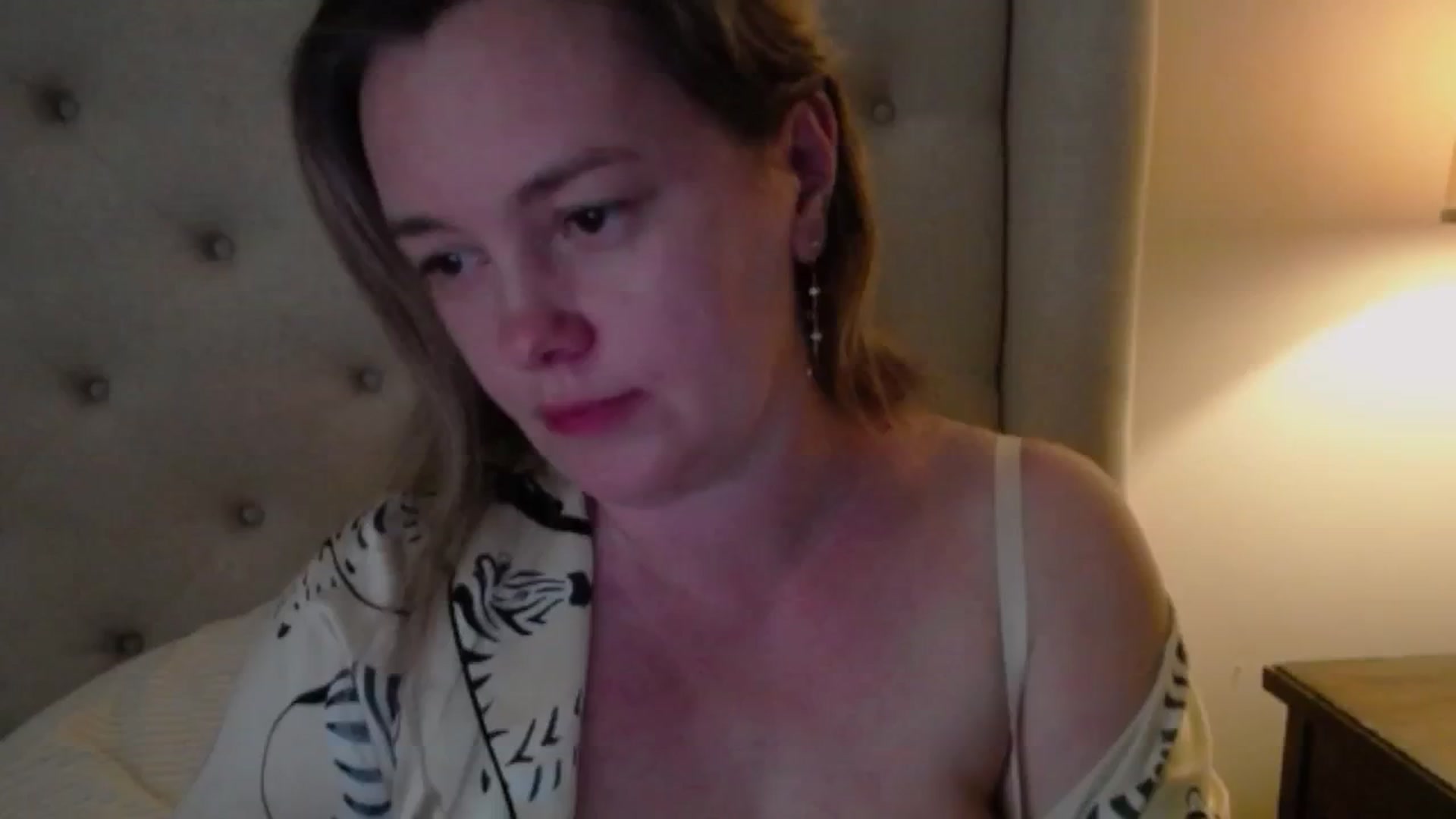 Gallery image thumbnail from J0llye's myfreecams stream on, 06/01/2025, 20:48 image 19 of 20