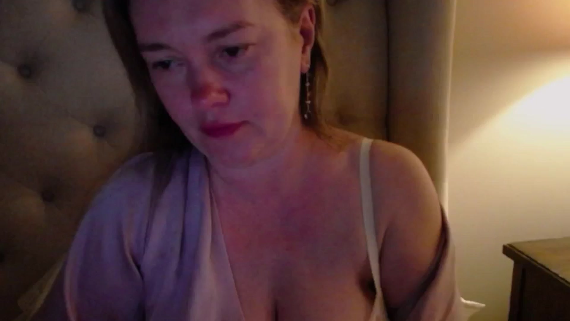 Gallery image thumbnail from J0llye's myfreecams stream on, 06/02/2025, 03:37 image 16 of 20