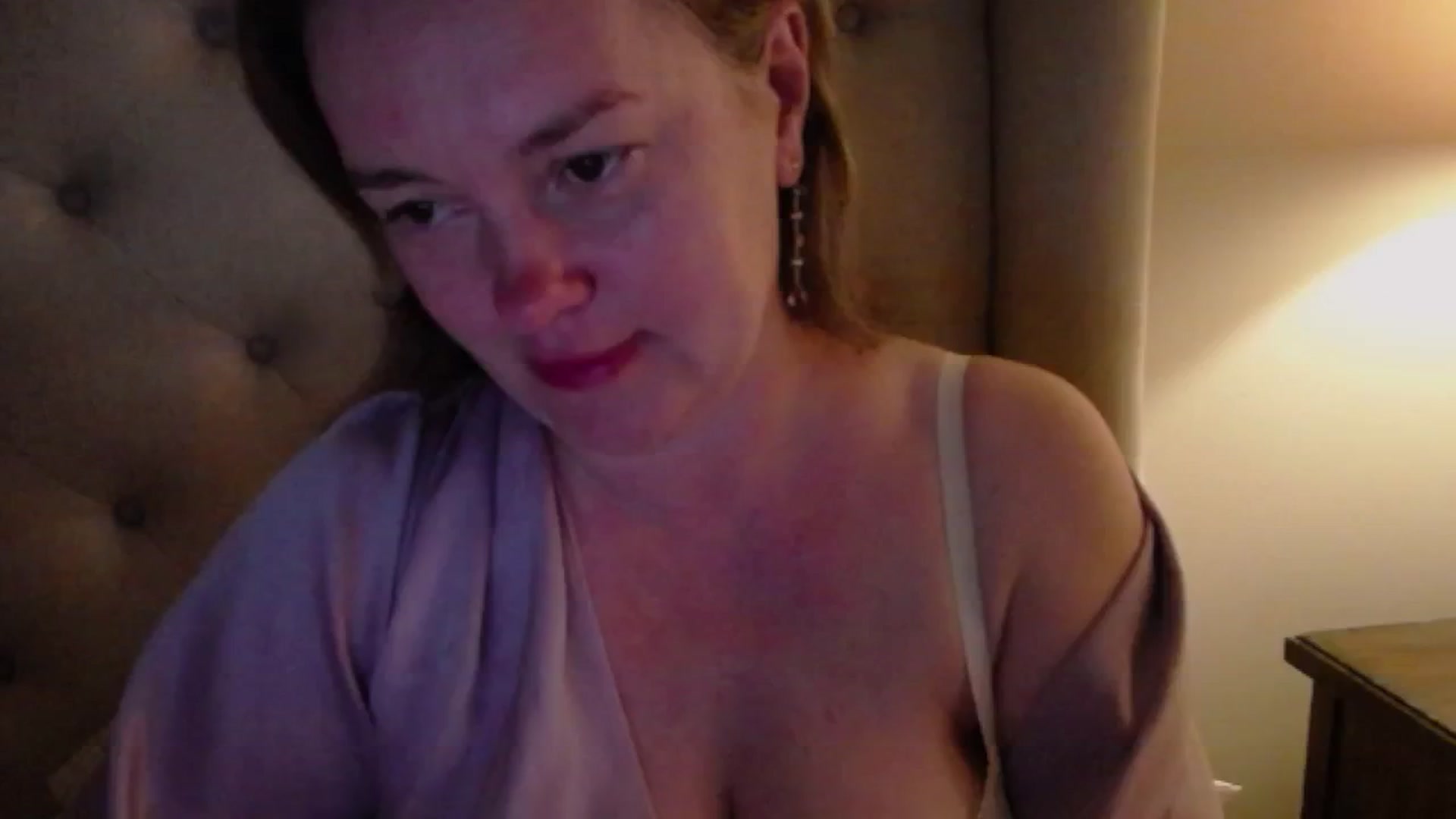 Gallery image thumbnail from J0llye's myfreecams stream on, 06/02/2025, 03:37 image 6 of 20