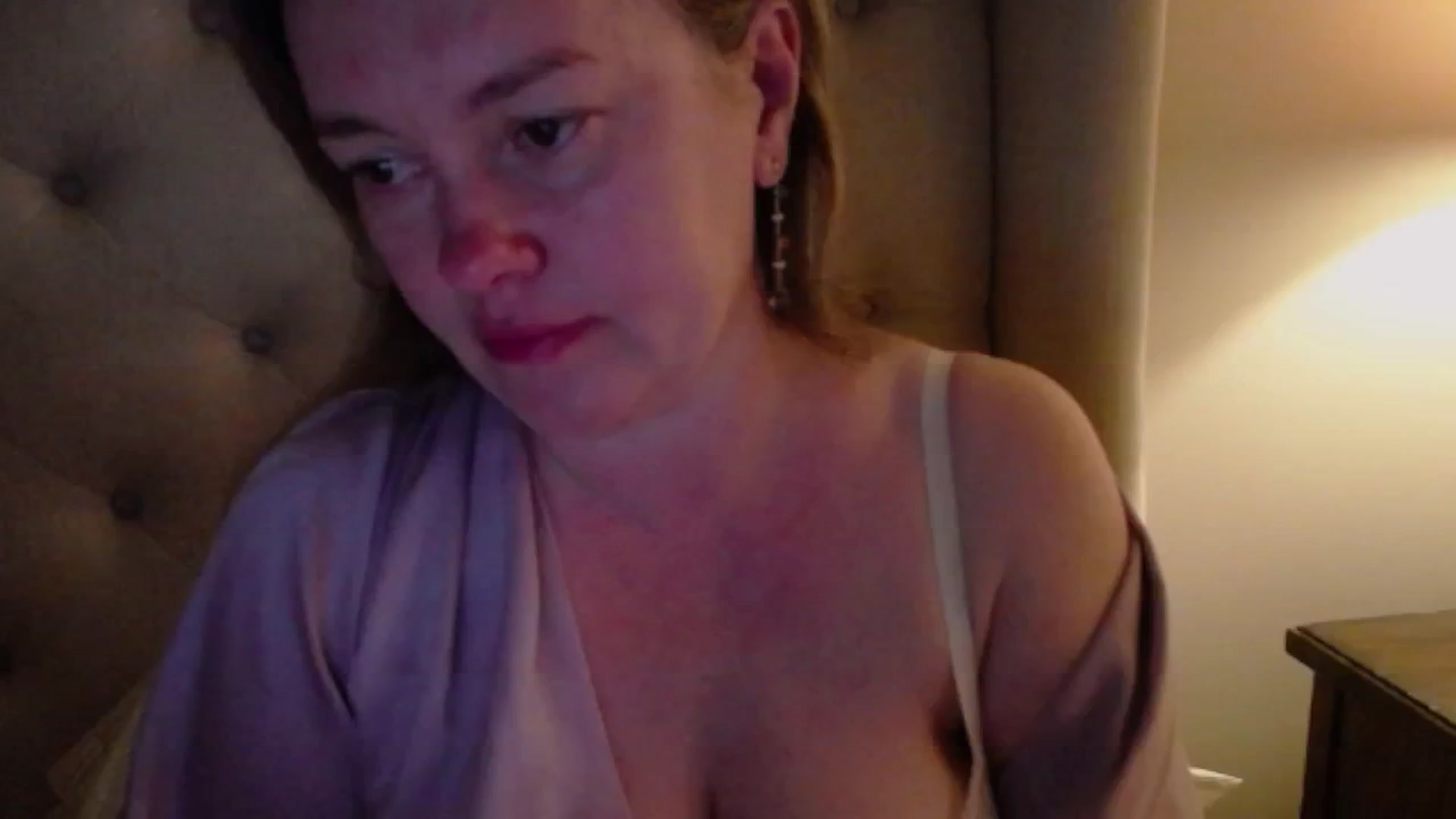 Gallery image thumbnail from J0llye's myfreecams stream on, 06/02/2025, 03:37 image 8 of 20