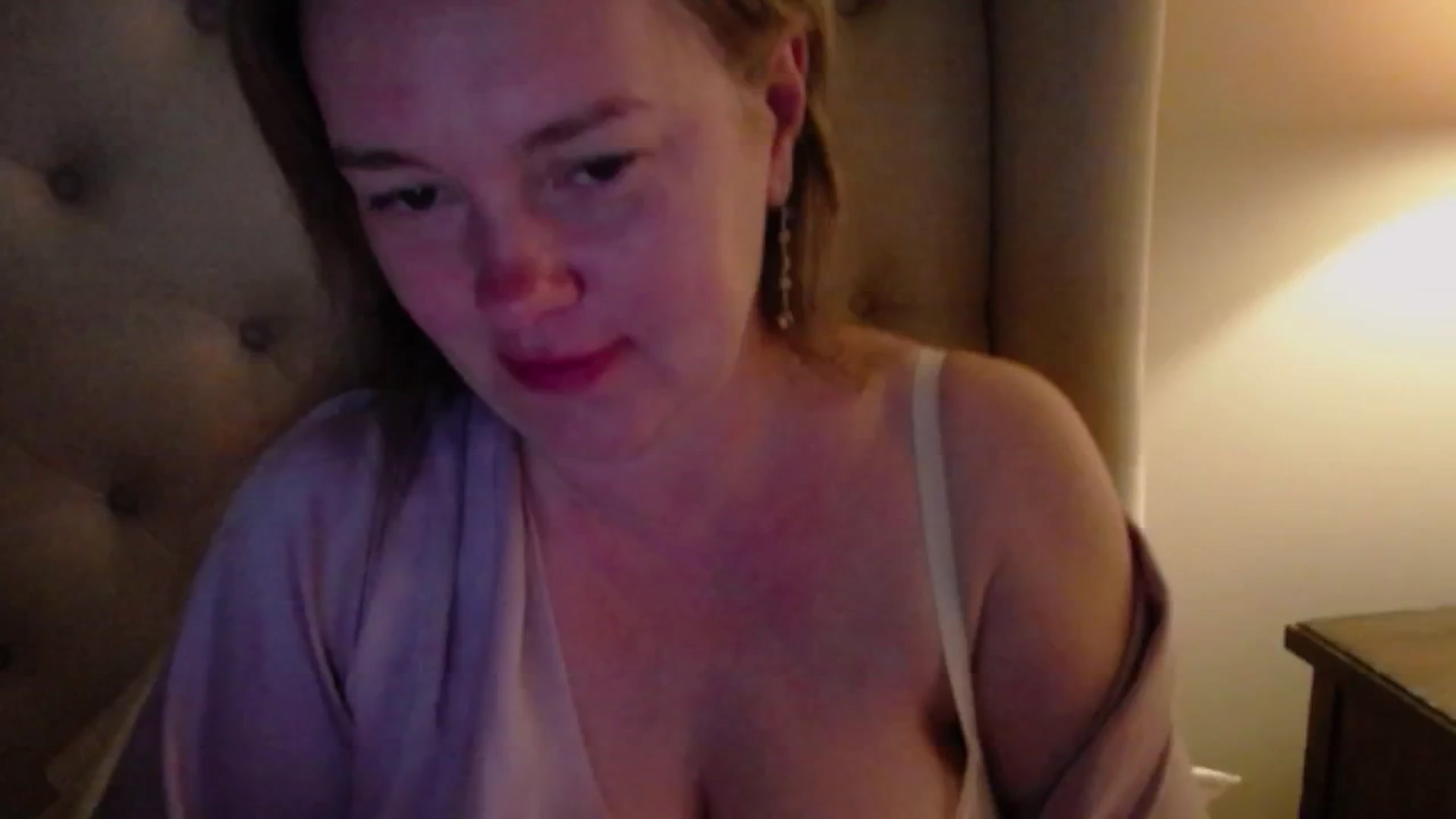 Gallery image thumbnail from J0llye's myfreecams stream on, 06/02/2025, 03:37 image 15 of 20