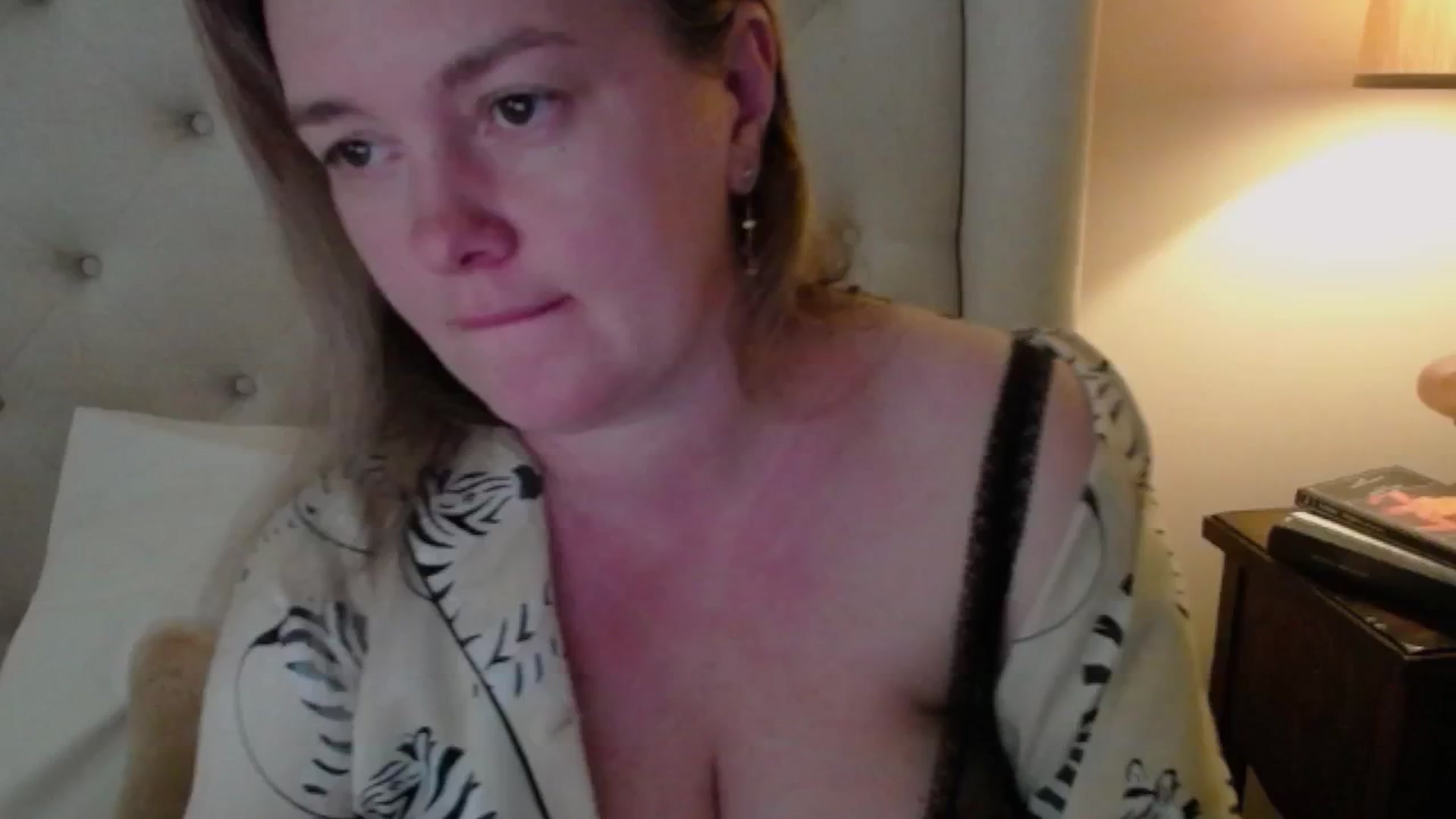 Gallery image thumbnail from J0llye's myfreecams stream on, 06/02/2025, 20:24 image 16 of 20