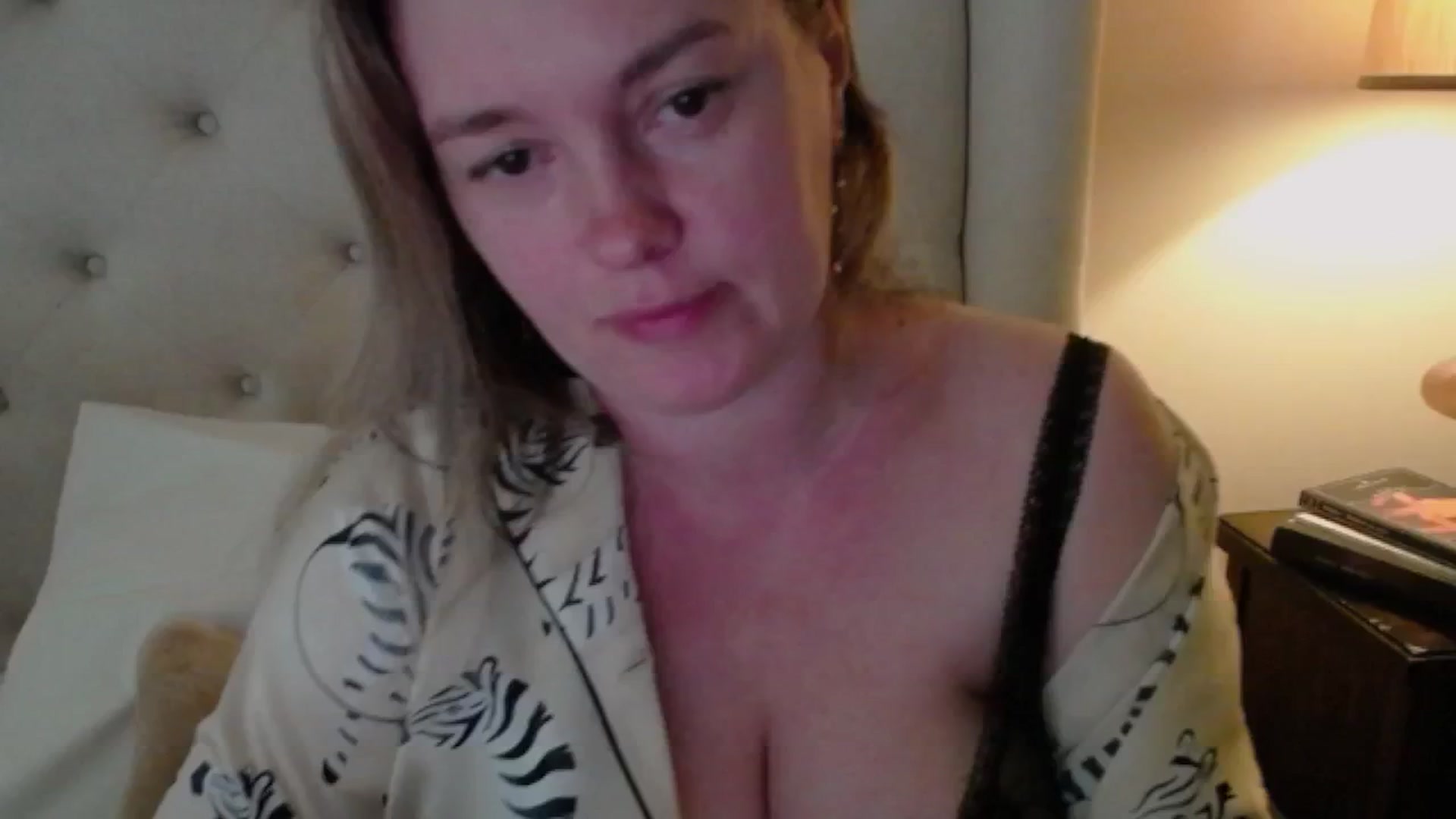 Gallery image thumbnail from J0llye's myfreecams stream on, 06/02/2025, 20:24 image 17 of 20
