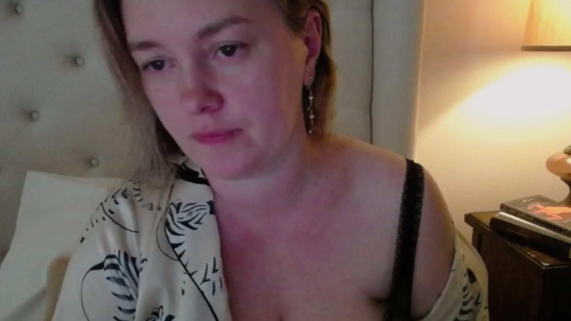Gallery image thumbnail from J0llye's myfreecams stream on, 06/02/2025, 20:24 image 4 of 20
