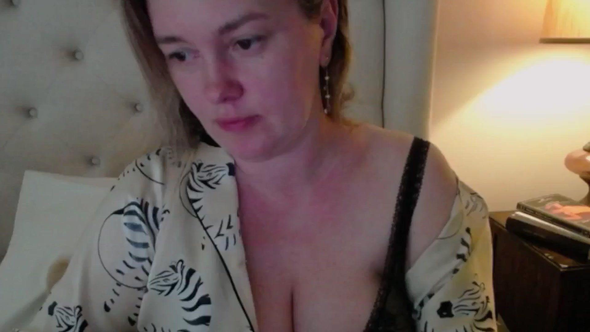 Gallery image thumbnail from J0llye's myfreecams stream on, 06/02/2025, 20:24 image 3 of 20